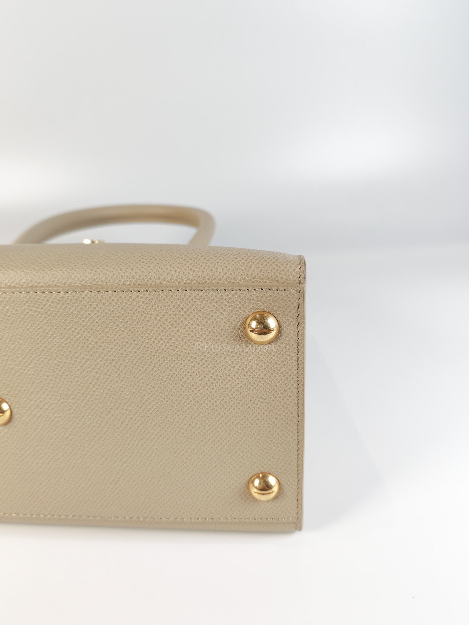 St Honoré Tote Bag Medium in Beige Grained Calfskin | Purse Maison Luxury Bags Shop
