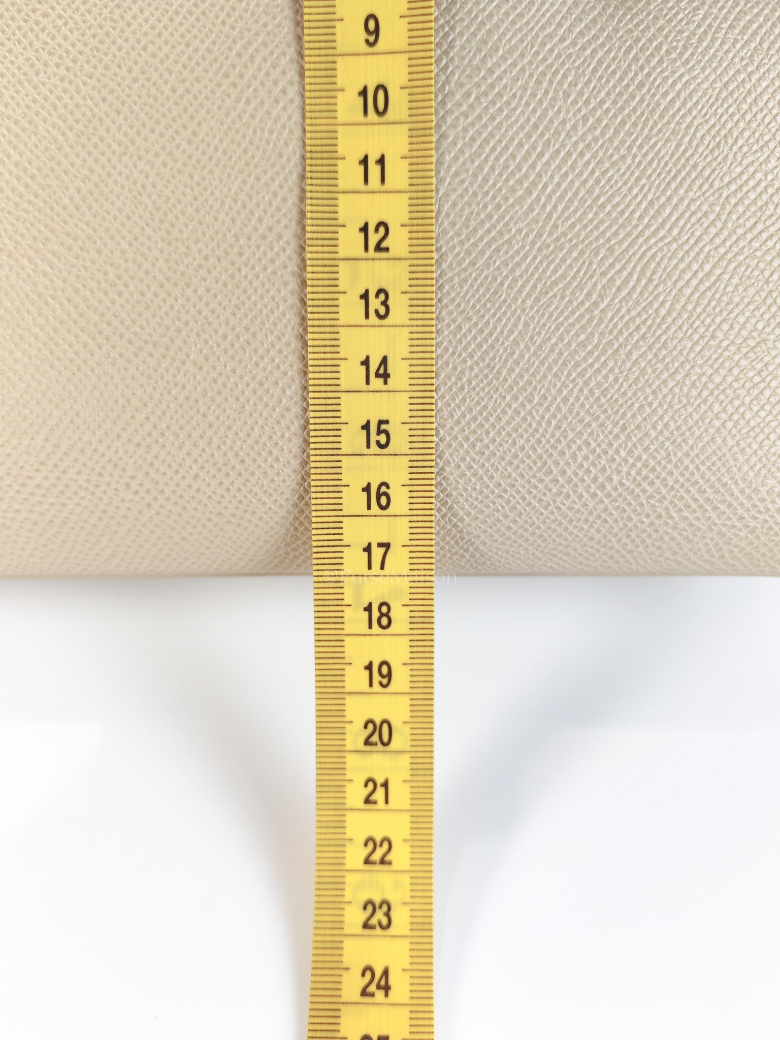 St Honoré Tote Bag Medium in Beige Grained Calfskin | Purse Maison Luxury Bags Shop