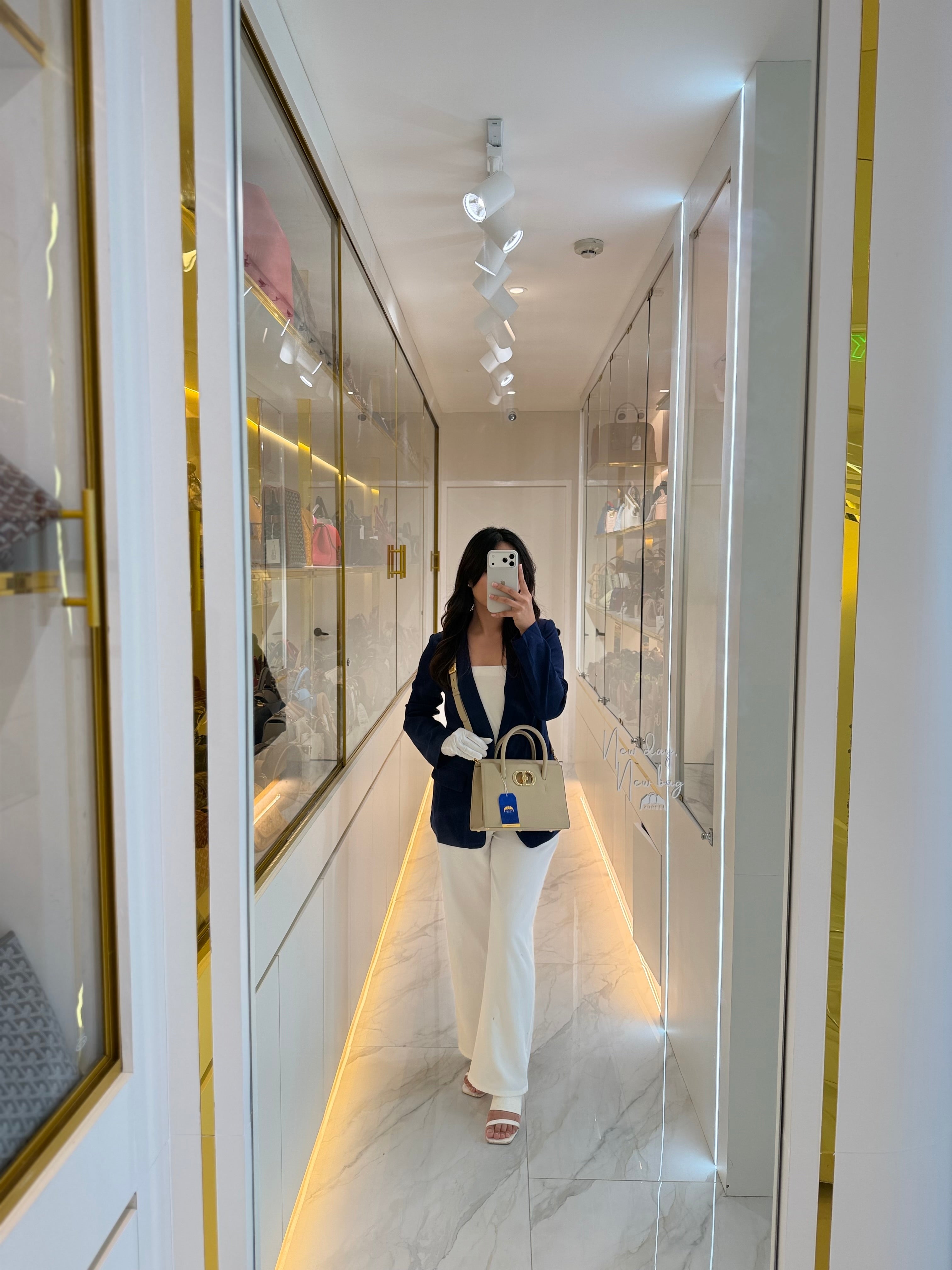 St Honoré Tote Bag Medium in Beige Grained Calfskin | Purse Maison Luxury Bags Shop