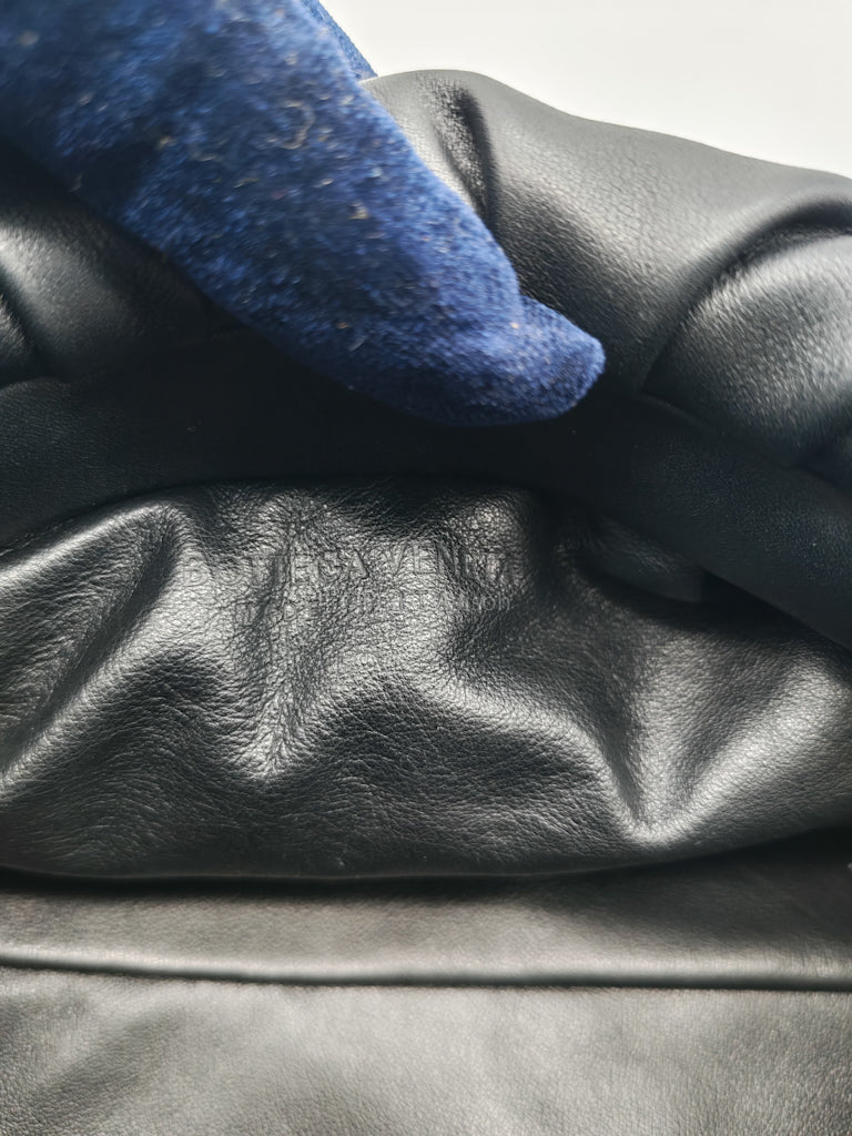 The Chain Pouch in Black Clafskin Leather Shoulder Bag | Purse Maison Luxury Bags Shop