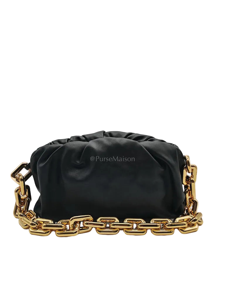 The Chain Pouch in Black Clafskin Leather Shoulder Bag | Purse Maison Luxury Bags Shop