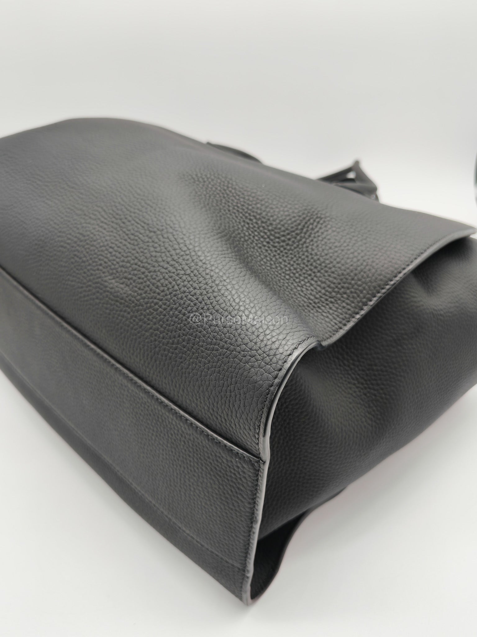 The Row Marlo 17 Tote Bag in Black Grained Calfskin Leather | Purse Maison Luxury Bags Shop