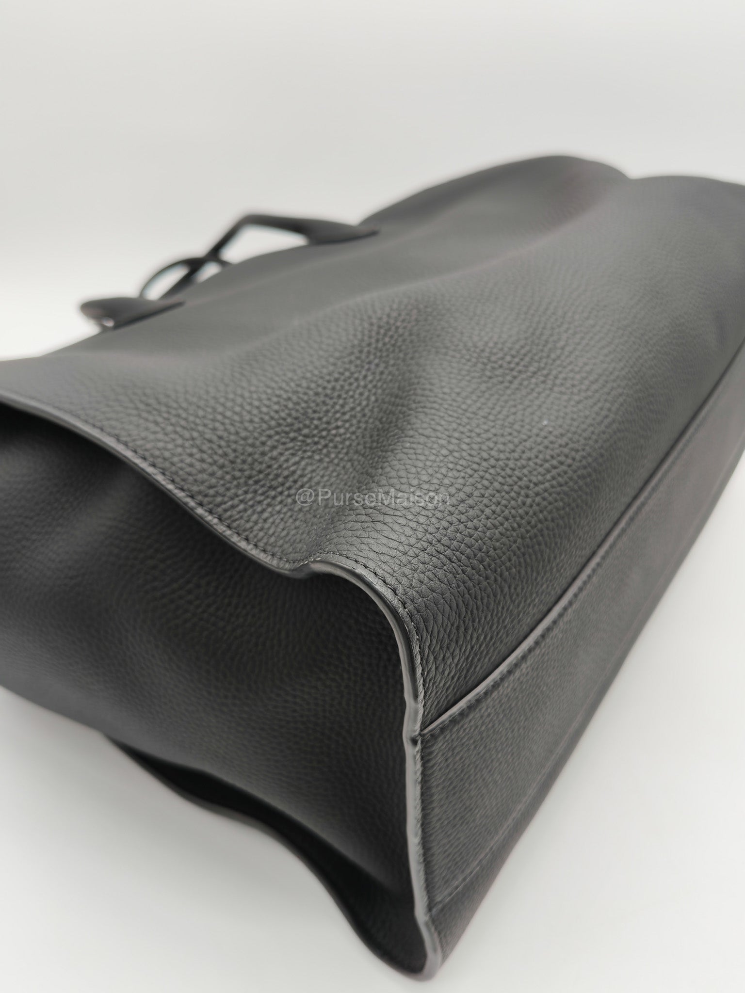 The Row Marlo 17 Tote Bag in Black Grained Calfskin Leather | Purse Maison Luxury Bags Shop