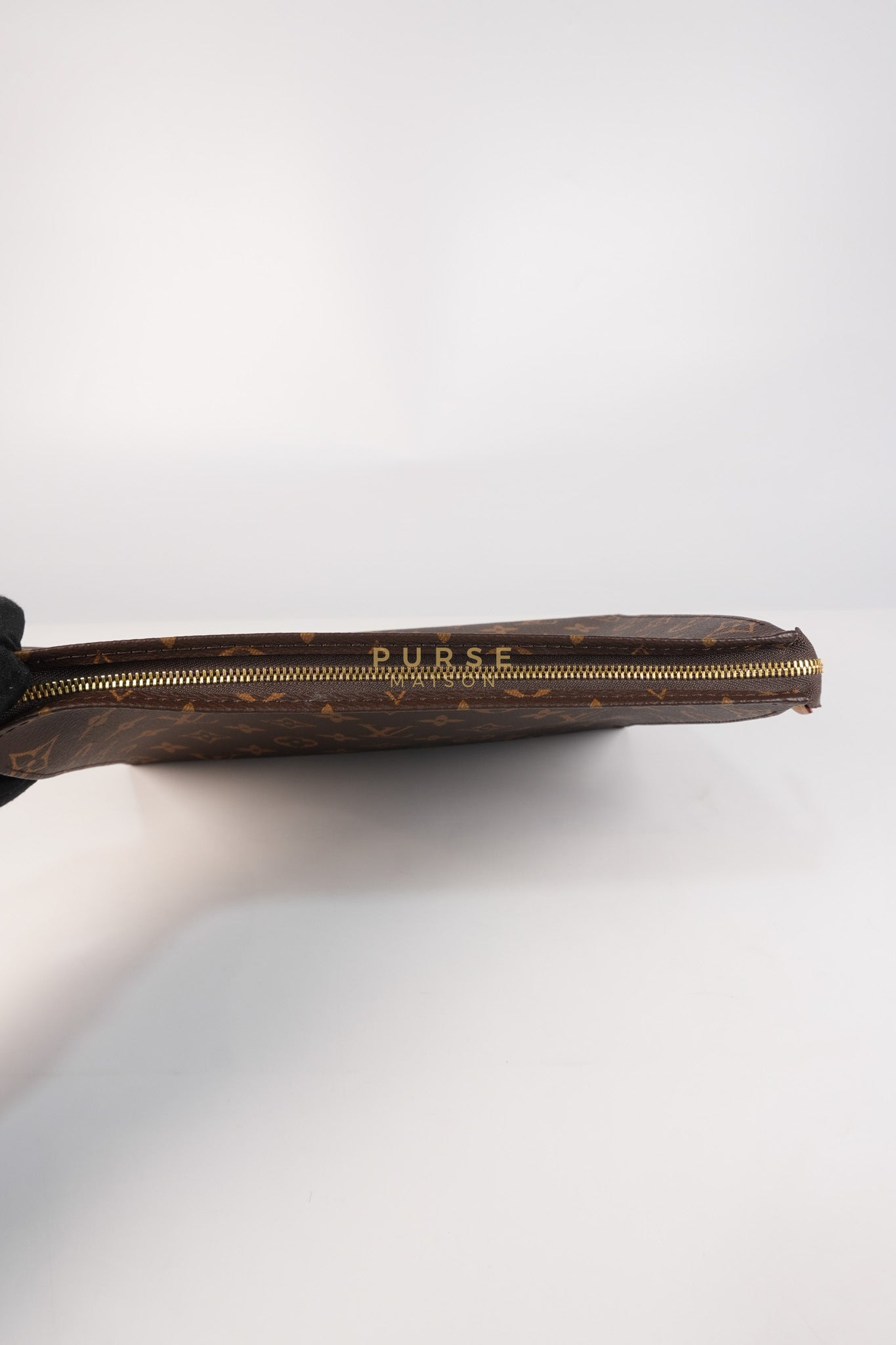 Toiletry Pouch in Monogram Canvas (Date code: UB2201) | Purse Maison Luxury Bags Shop