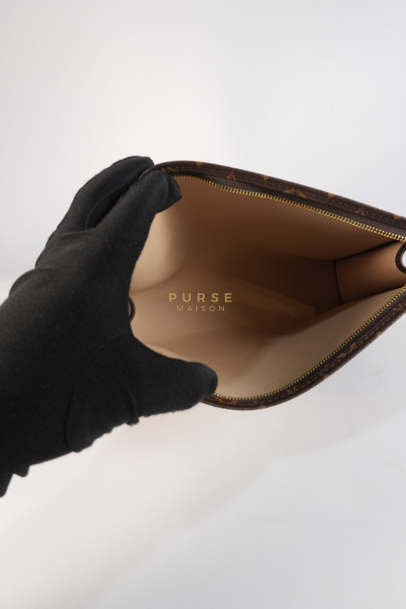 Toiletry Pouch in Monogram Canvas (Date code: UB2201) | Purse Maison Luxury Bags Shop