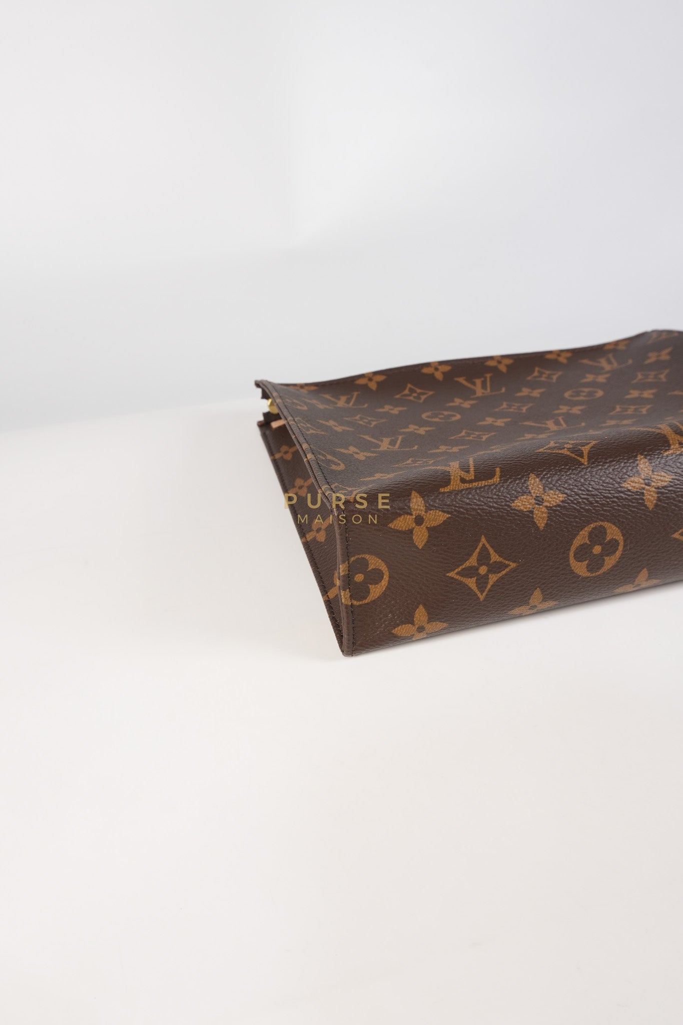 Toiletry Pouch in Monogram Canvas (Date code: UB2201) | Purse Maison Luxury Bags Shop