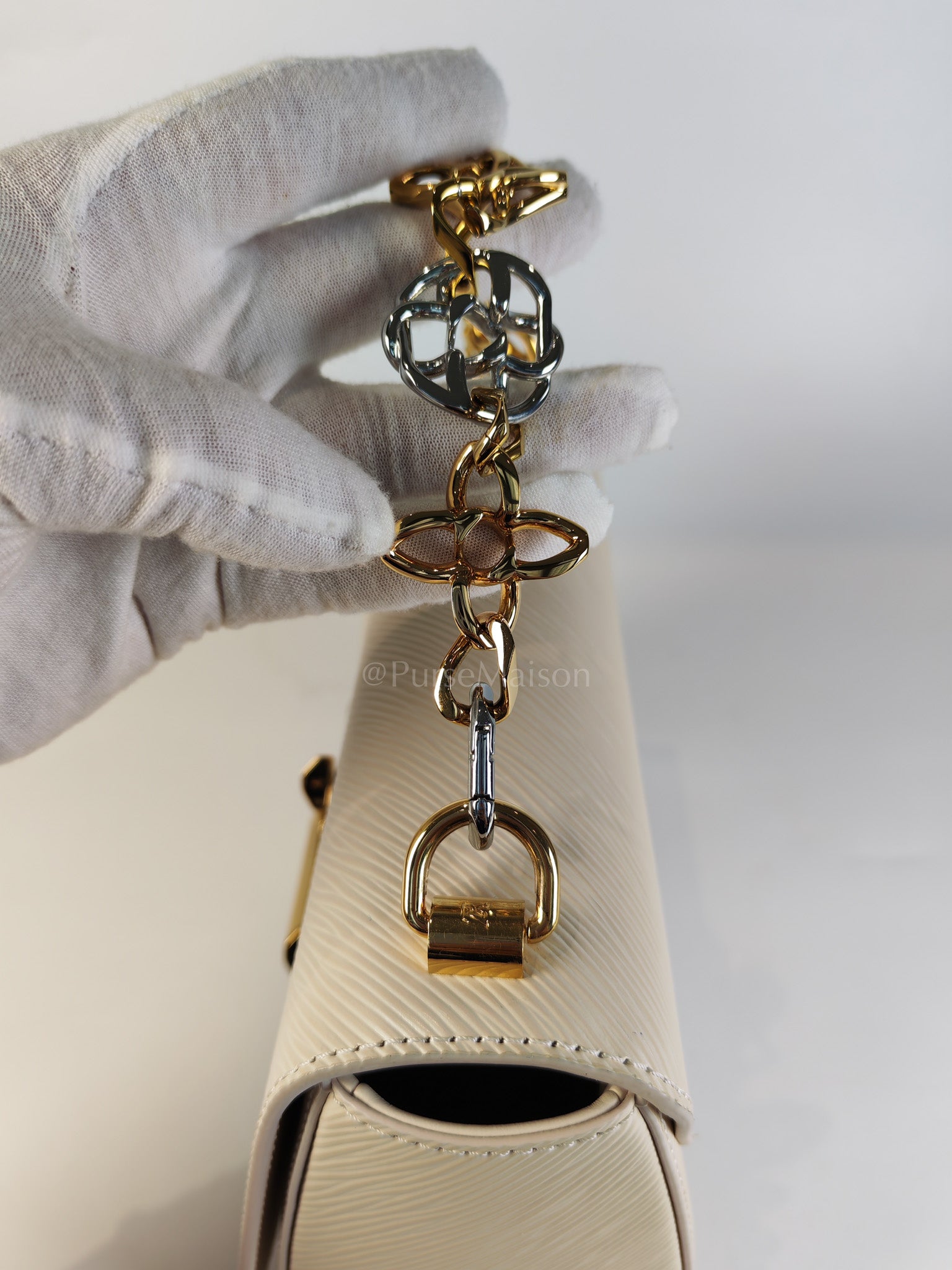 Twist Lock MM in Cream Epi Leather and Mixed Hardware Shoulder Bag (Microchip) | Purse Maison Luxury Bags Shop