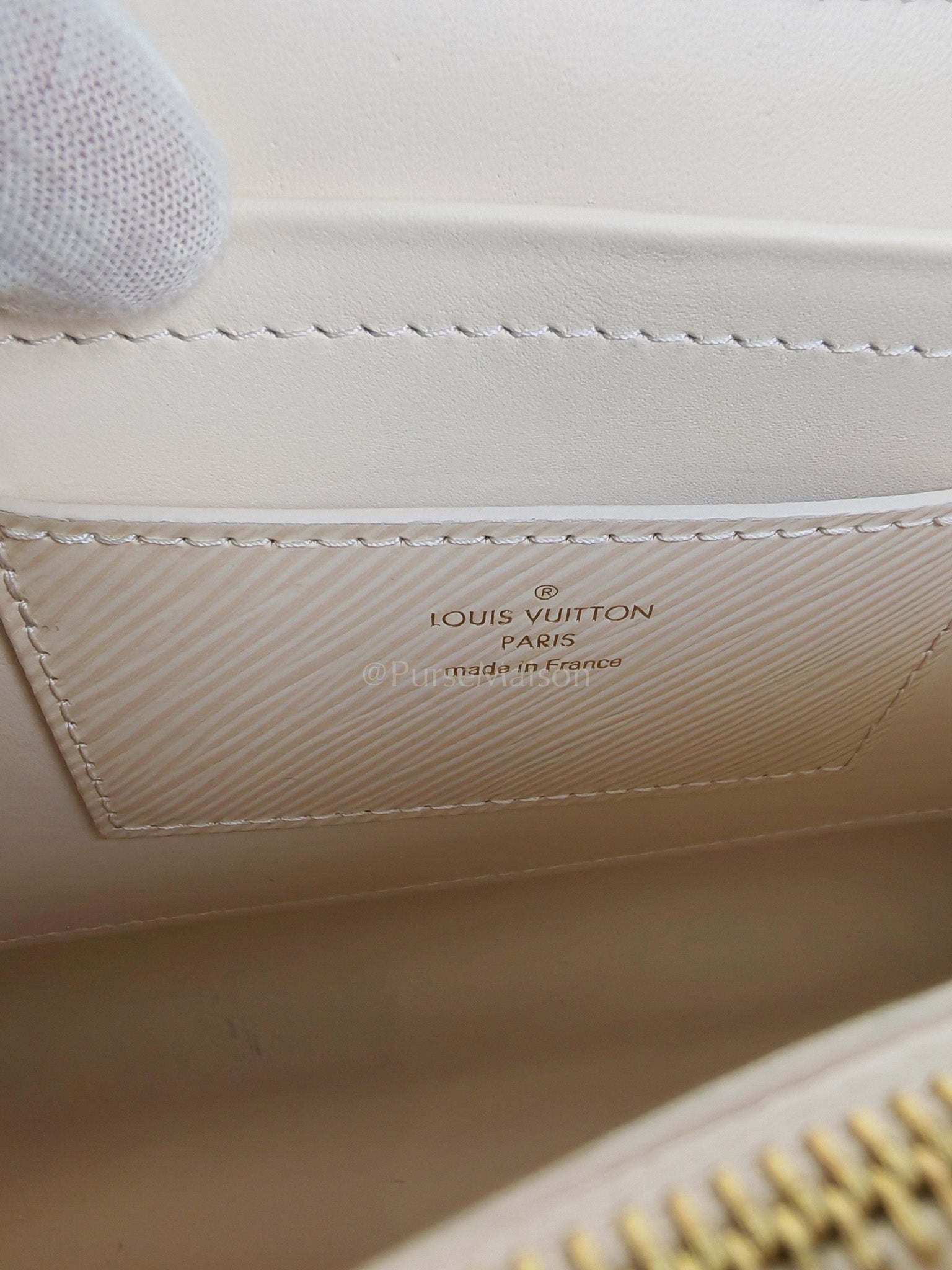 Twist Lock MM in Cream Epi Leather and Mixed Hardware Shoulder Bag (Microchip) | Purse Maison Luxury Bags Shop