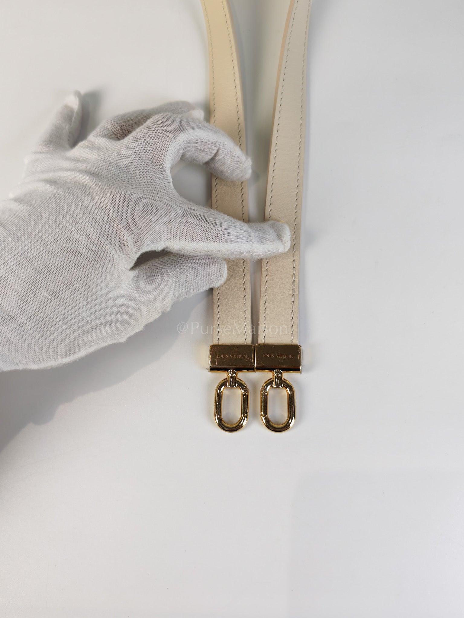 Twist Lock MM in Cream Epi Leather and Mixed Hardware Shoulder Bag (Microchip) | Purse Maison Luxury Bags Shop