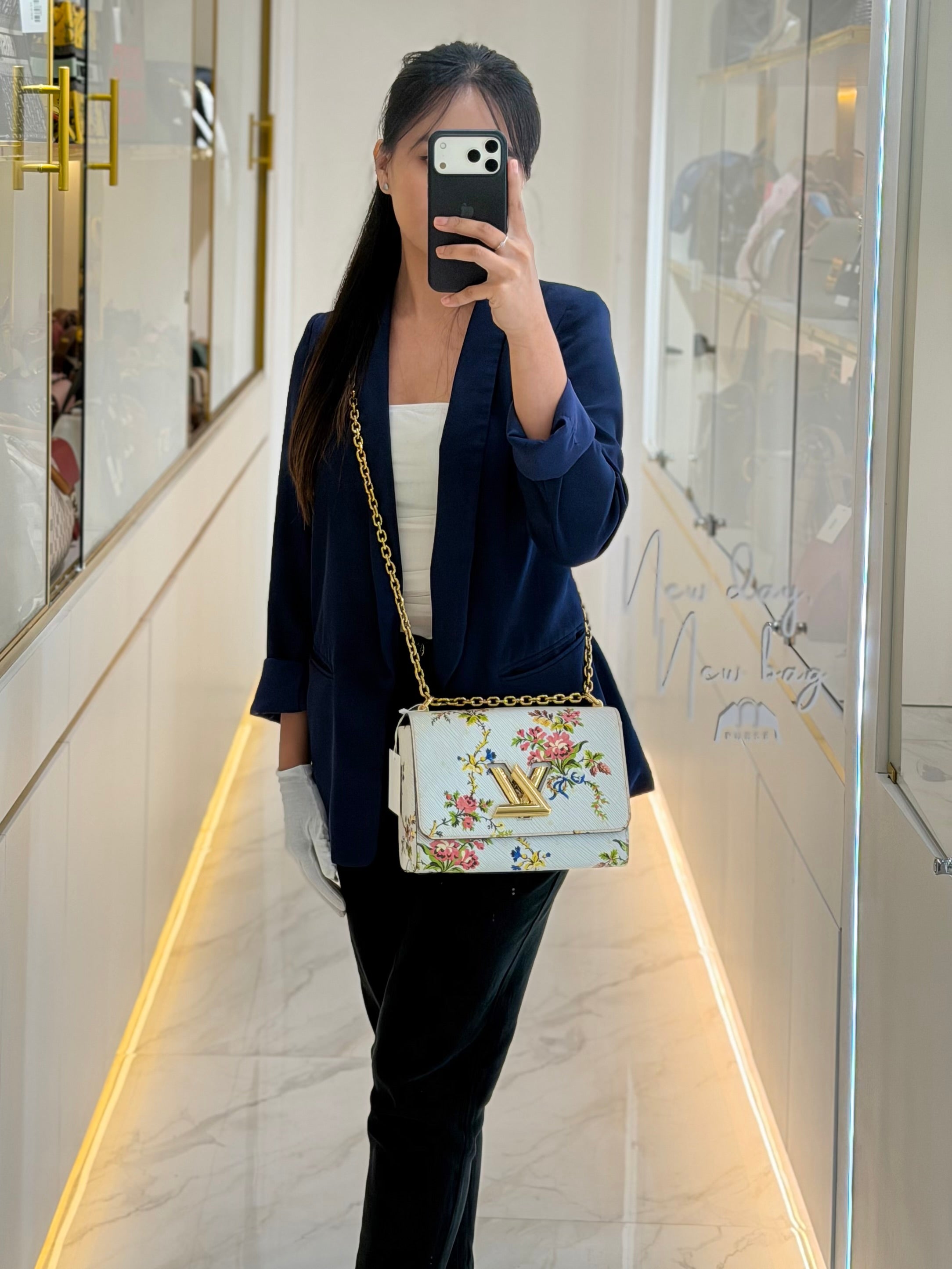Twist Lock MM in White Romantic Blossom Epi Leather & Gold Hardware (Date Code: SR0138) | Purse Maison Luxury Bags Shop