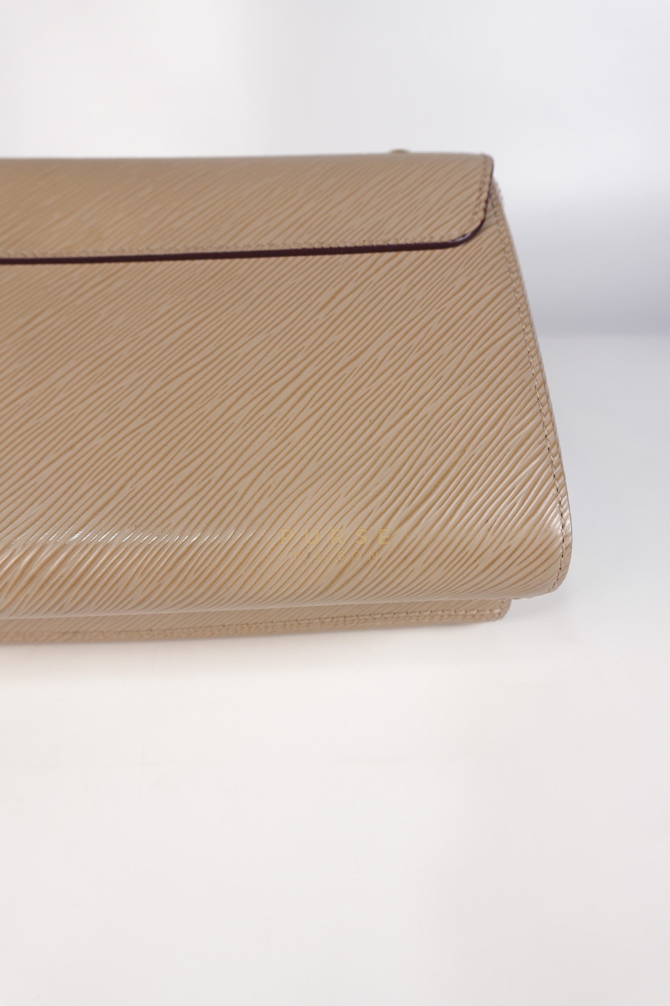 Twist Lock MM Shoulder Bag in Gallet Epi Leather Gold Hardware | Purse Maison Luxury Bags Shop