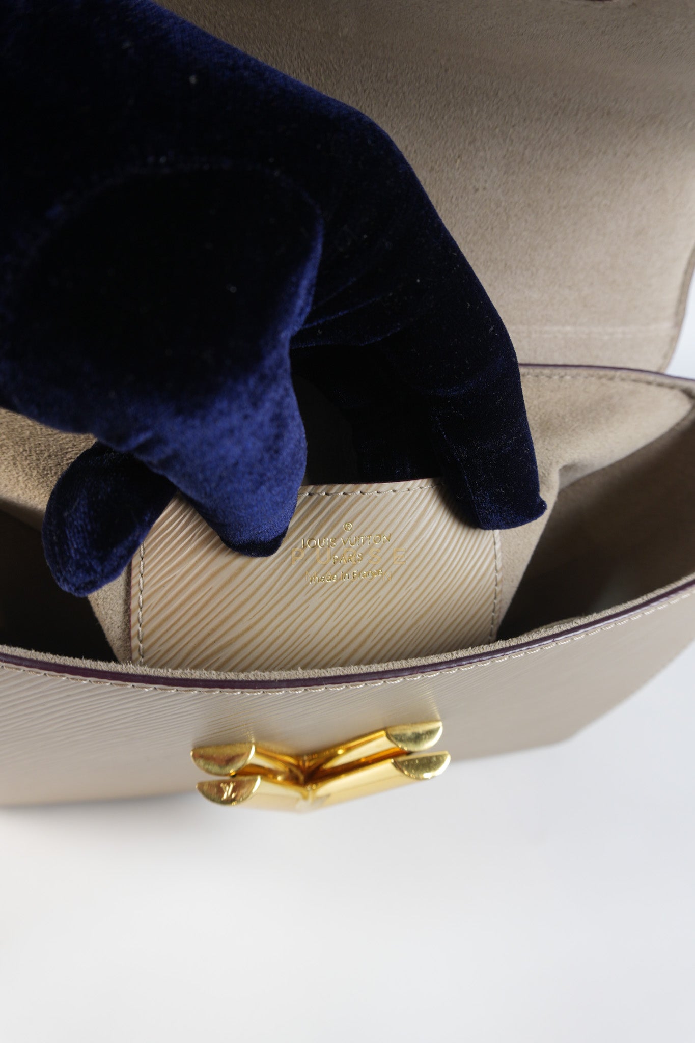 Twist Lock MM Shoulder Bag in Gallet Epi Leather Gold Hardware | Purse Maison Luxury Bags Shop