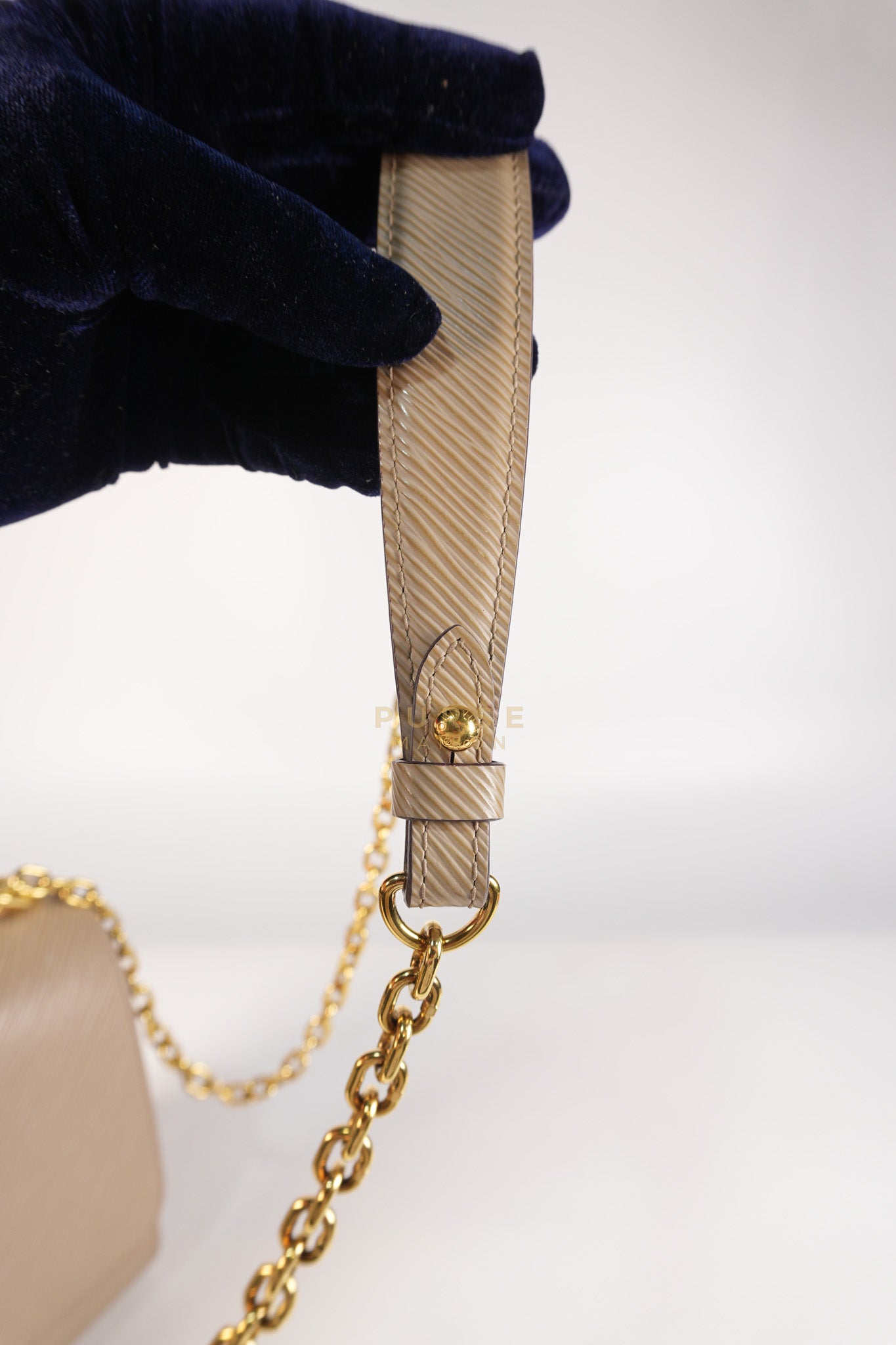 Twist Lock MM Shoulder Bag in Gallet Epi Leather Gold Hardware | Purse Maison Luxury Bags Shop