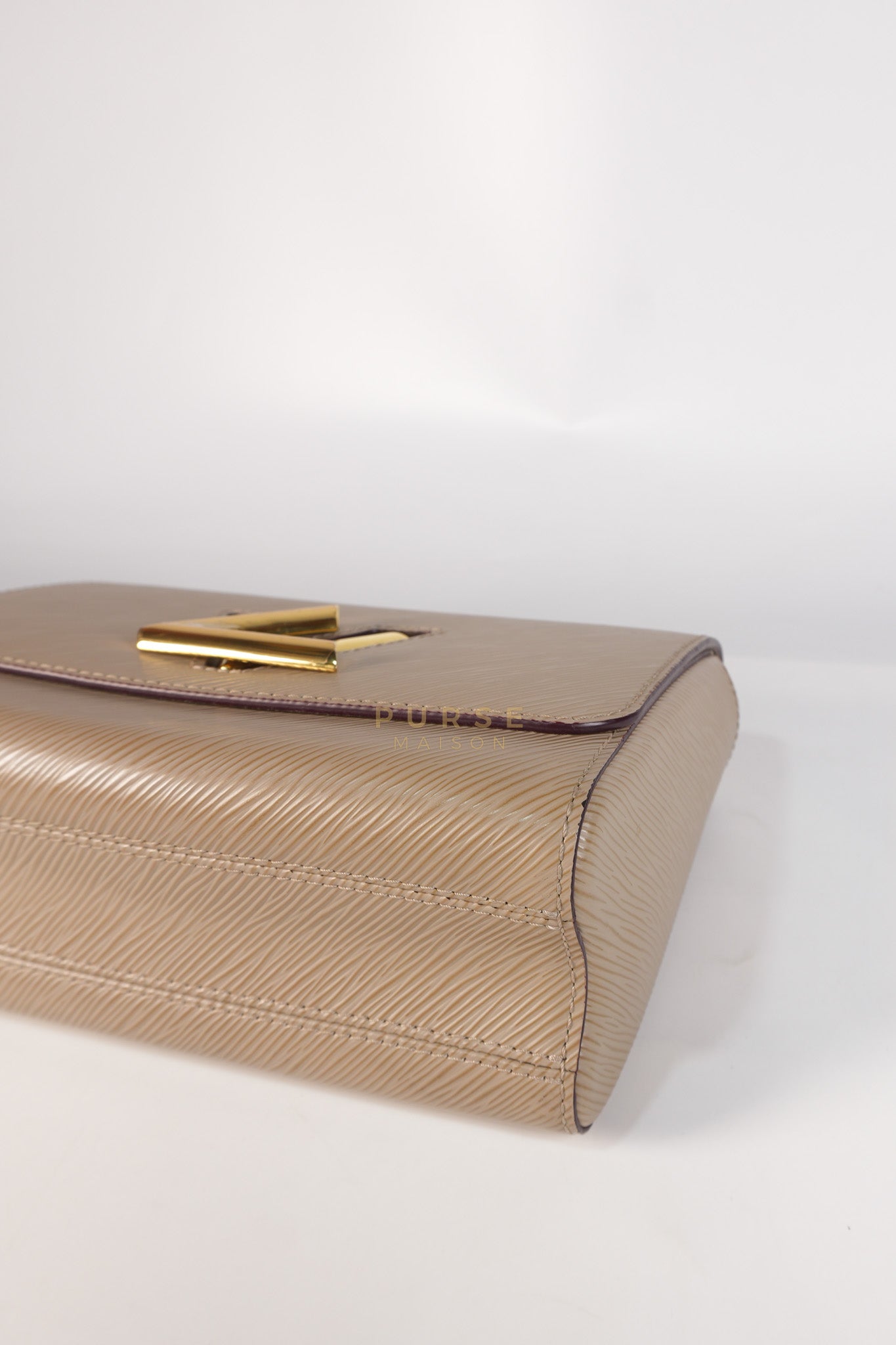 Twist Lock MM Shoulder Bag in Gallet Epi Leather Gold Hardware | Purse Maison Luxury Bags Shop