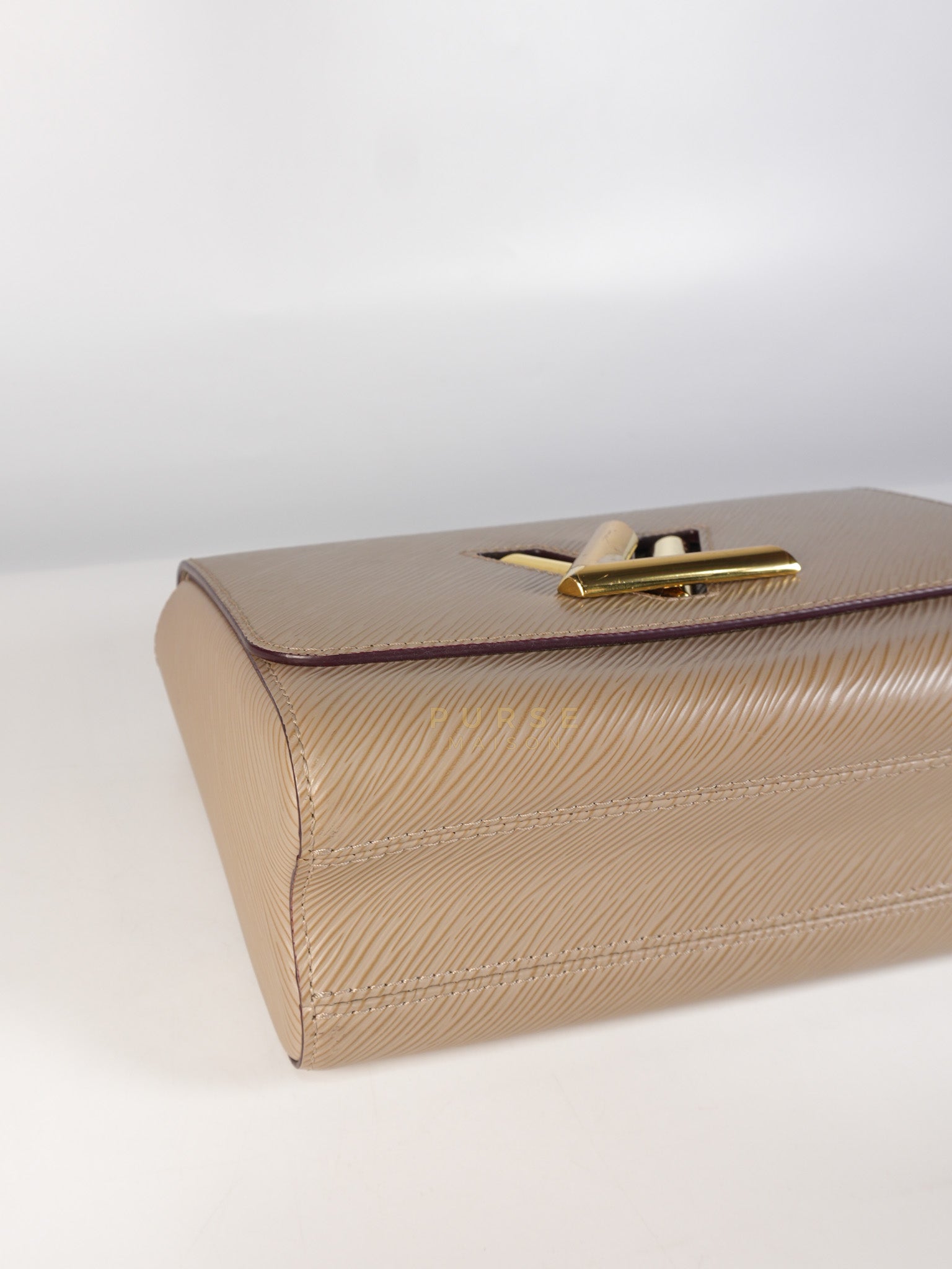 Twist Lock MM Shoulder Bag in Gallet Epi Leather Gold Hardware | Purse Maison Luxury Bags Shop