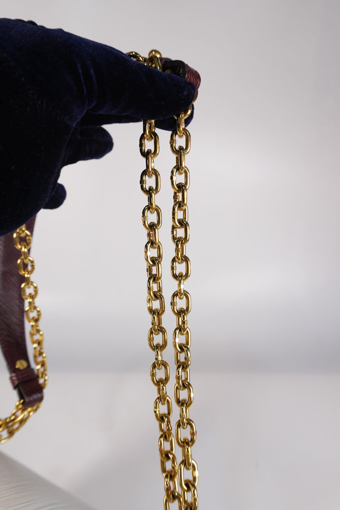 Twist MM Bi-color in Epi Leather and Gold Hardware (Date Code: AR1149) | Purse Maison Luxury Bags Shop