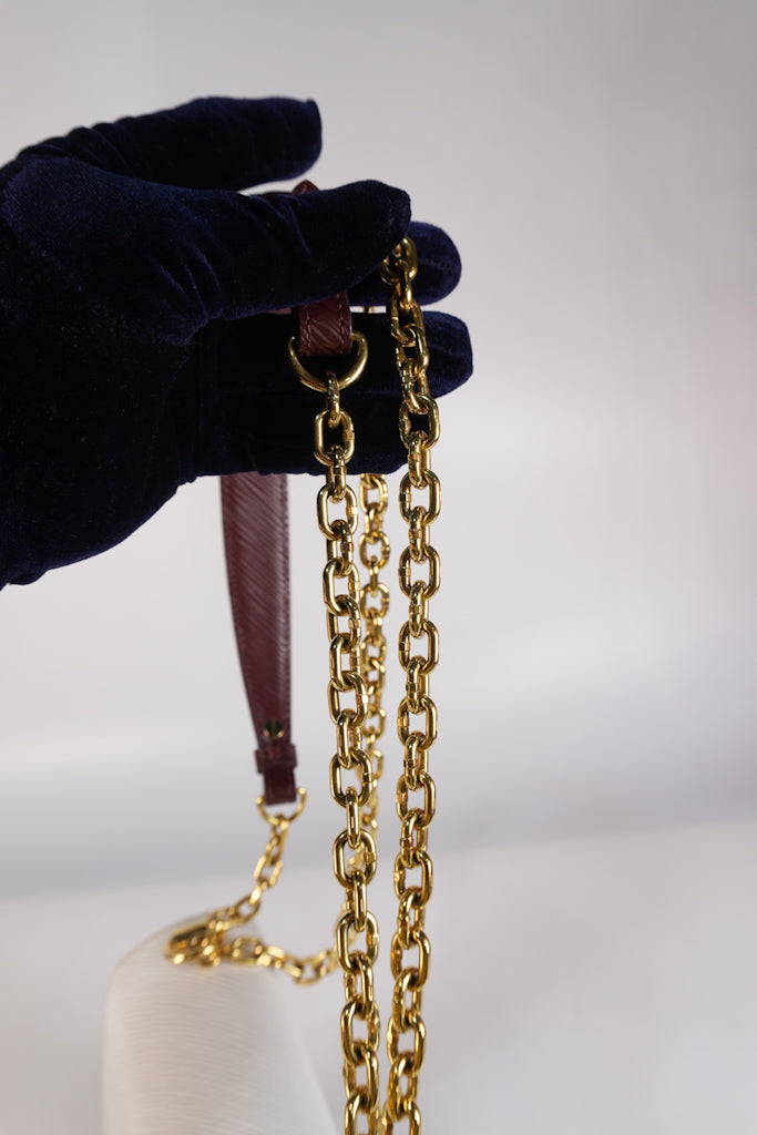 Twist MM Bi-color in Epi Leather and Gold Hardware (Date Code: AR1149) | Purse Maison Luxury Bags Shop