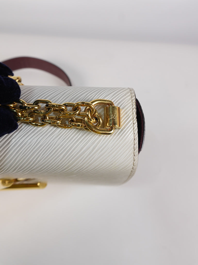 Twist MM Bi-color in Epi Leather and Gold Hardware (Date Code: AR1149) | Purse Maison Luxury Bags Shop