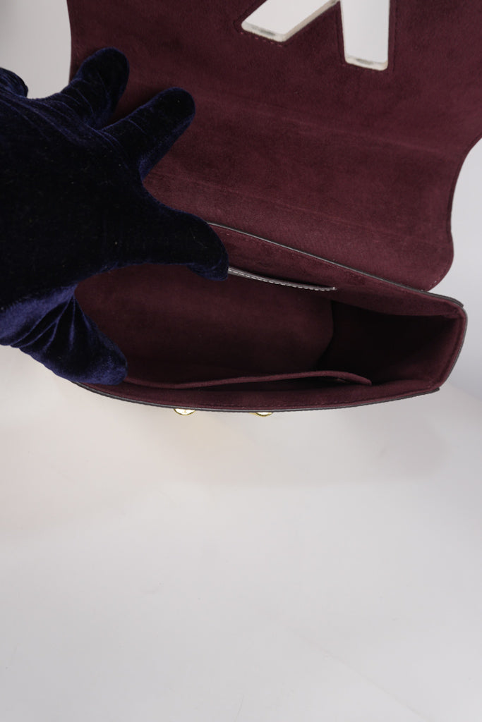 Twist MM Bi-color in Epi Leather and Gold Hardware (Date Code: AR1149) | Purse Maison Luxury Bags Shop