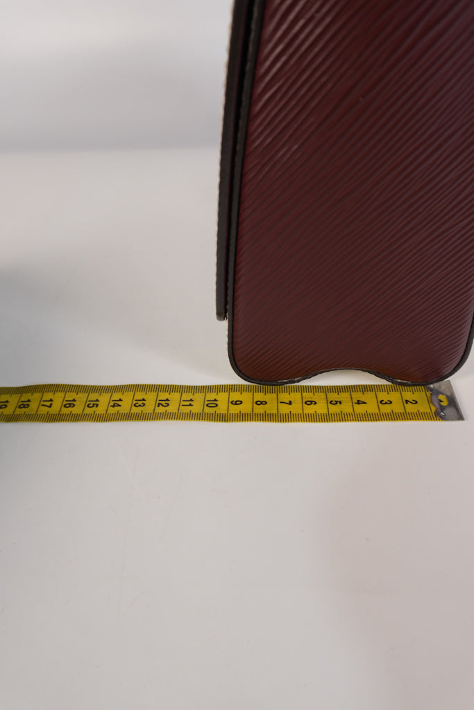 Twist MM Bi-color in Epi Leather and Gold Hardware (Date Code: AR1149) | Purse Maison Luxury Bags Shop