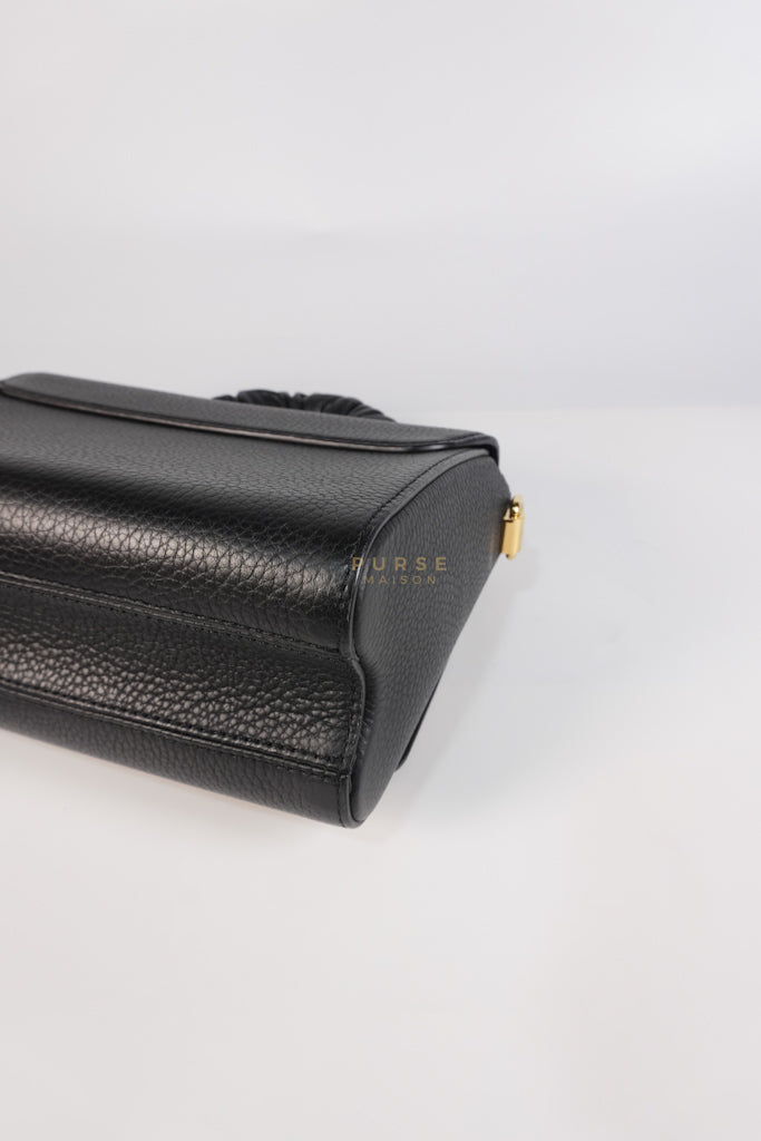 Twist Scrunchie MM in Black Grained Calfskin Leather Crossbody Bag | Purse Maison Luxury Bags Shop