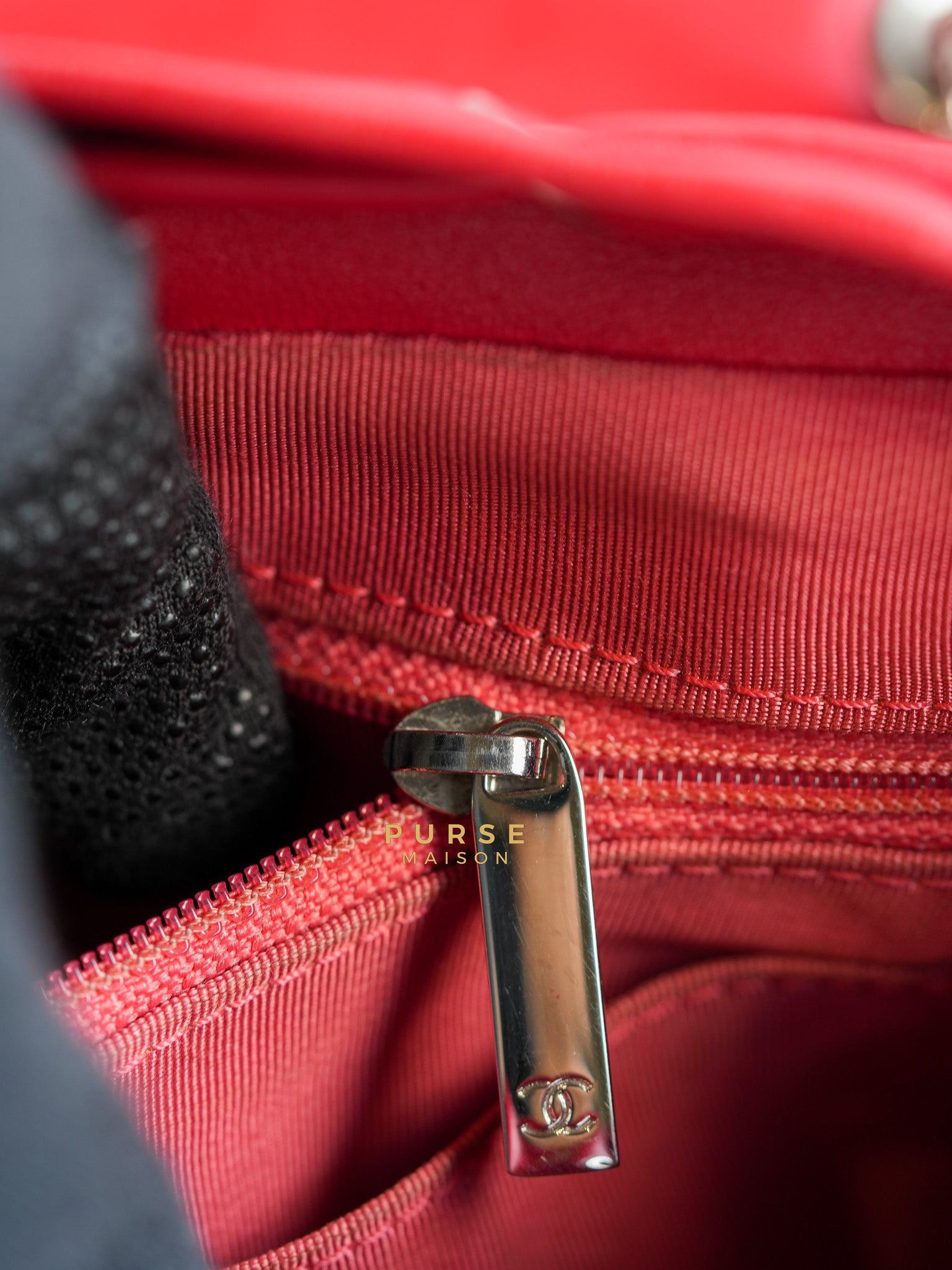 Urban Spirit Red Lambskin Leather and Silver Hardware Series 22 | Purse Maison Luxury Bags Shop