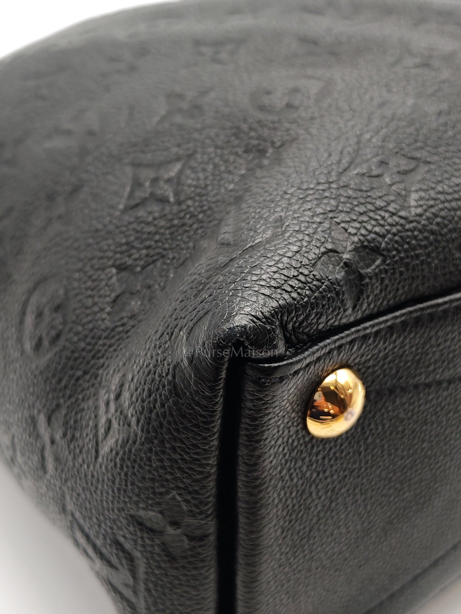 V Tote MM in Embossed Monogram Empreinte Leather & Gold Hardware (Datecode: CA3189) | Purse Maison Luxury Bags Shop