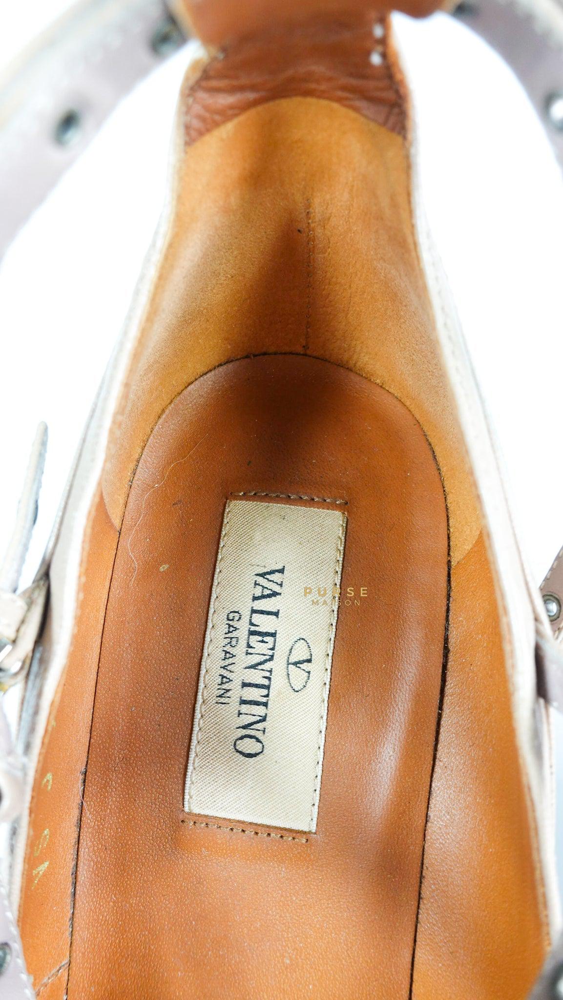 Valentino Garavani Nude Calf Love Latch Shoes (Size 37 EUR, 25cm)