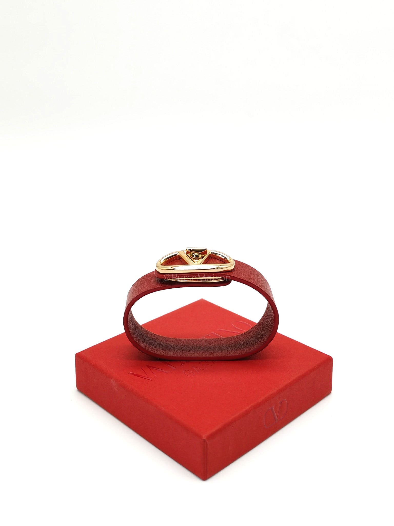 VLogo Red Calfskin Leather Buckle Bracelet | Purse Maison Luxury Bags Shop