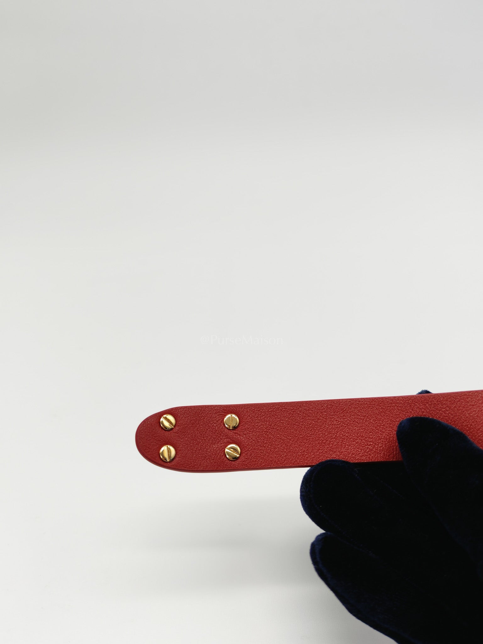 VLogo Red Calfskin Leather Buckle Bracelet | Purse Maison Luxury Bags Shop