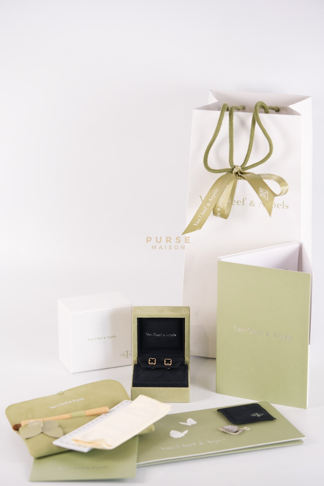 VCA Sweet Alhambra Earstuds 18K Yellow Gold, Onyx | Purse Maison Luxury Bags Shop