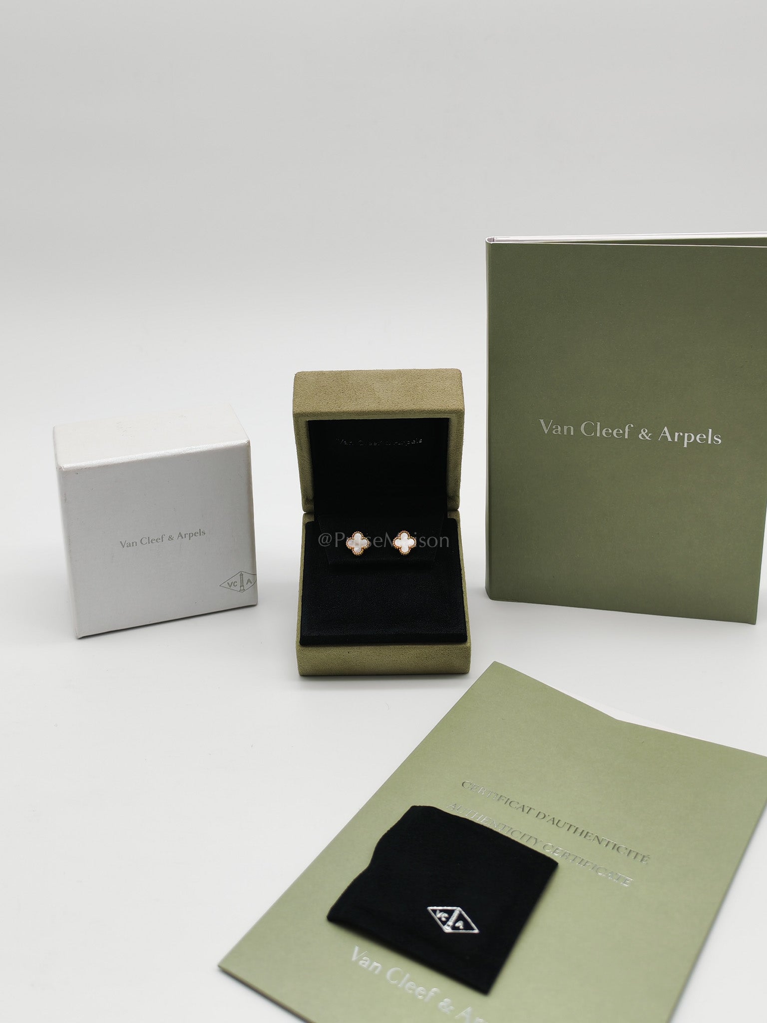 Sweet Alhambra White Mother of Pearl Earrings Year 2017 | Purse Maison Luxury Bags Shop