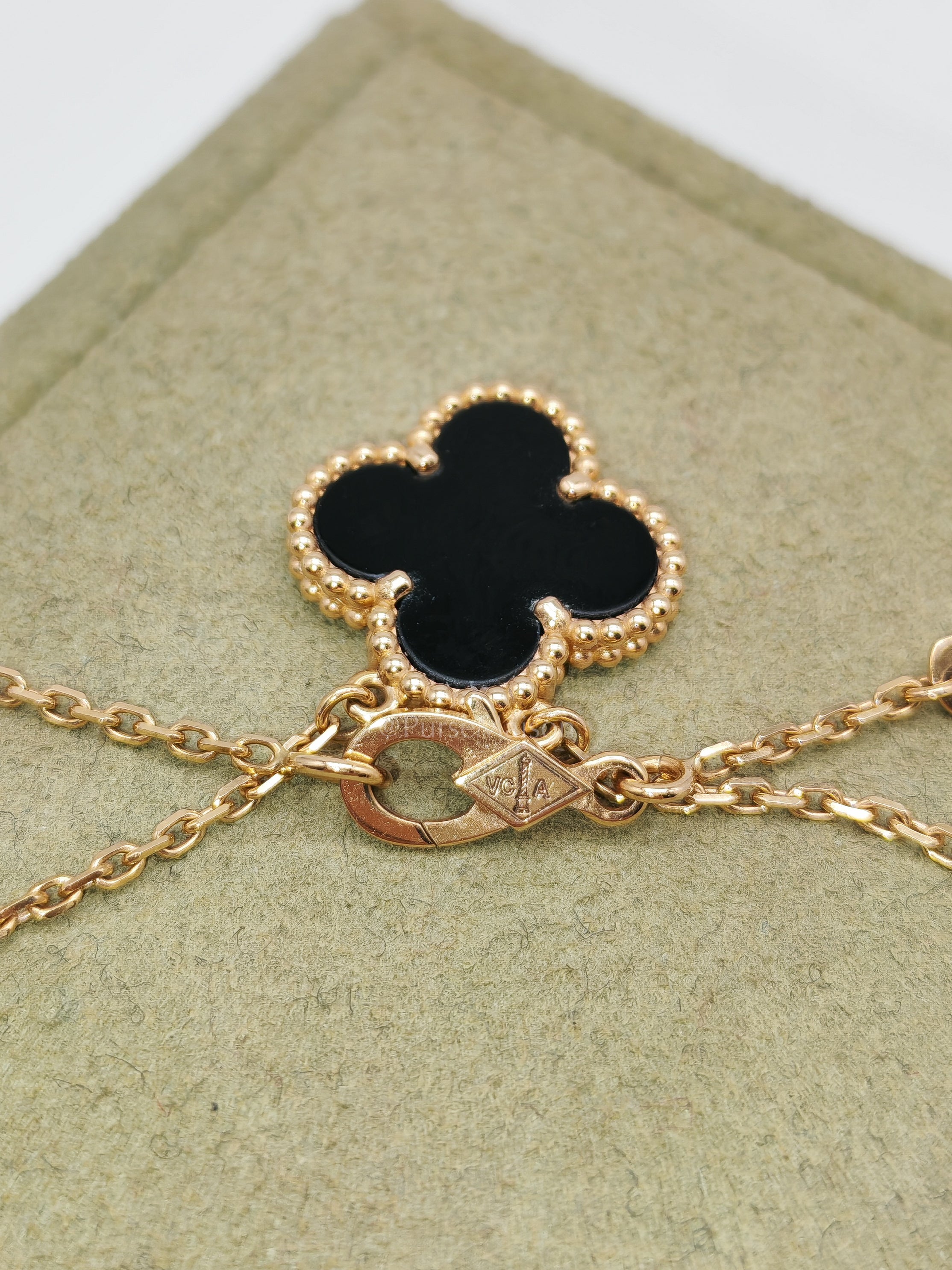 Vintage Alhambra in Onyx Pendant Yellow Gold Necklace Year 2023 | Purse Maison Luxury Bags Shop