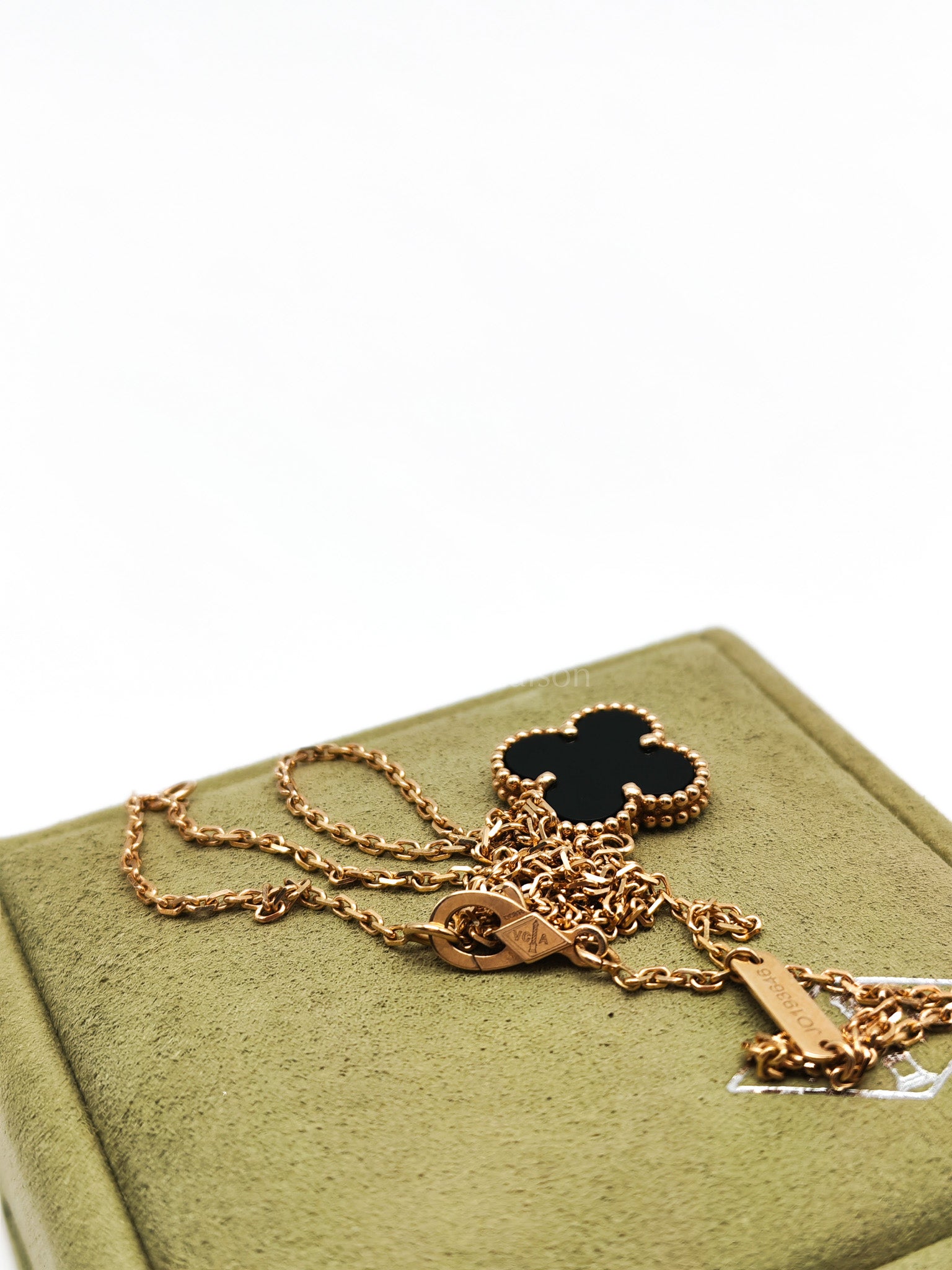 Vintage Alhambra Yellow Gold Onyx Necklace Year 2025 | Purse Maison Luxury Bags Shop