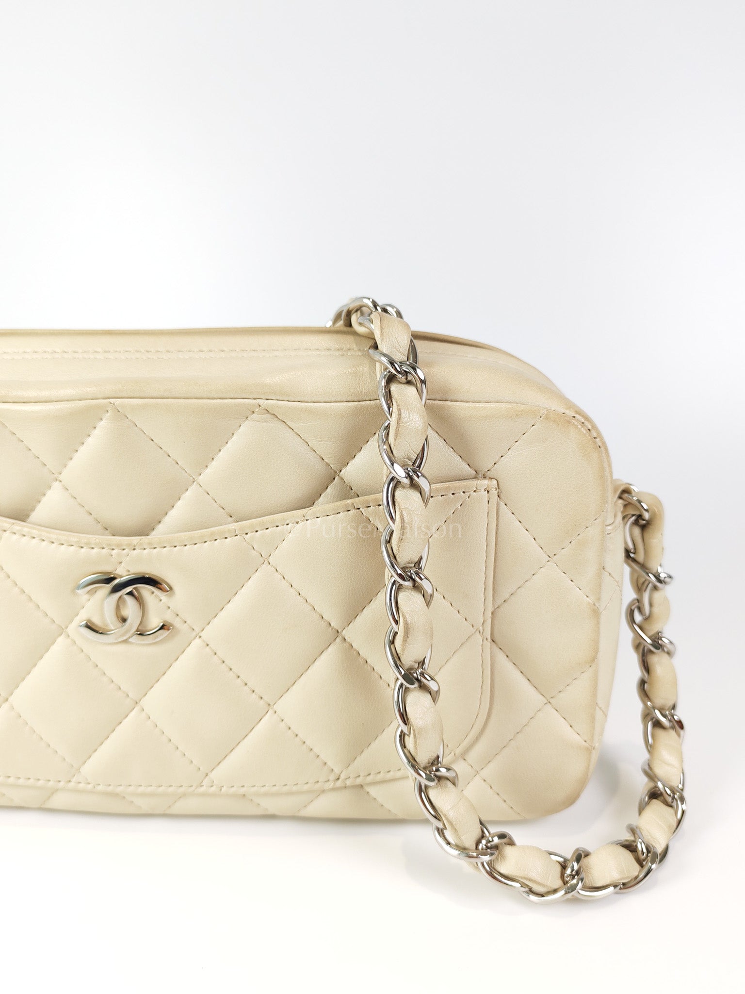 Vintage Camera Bag in Cream Lambskin Leather Silver hardware (Series 10) | Purse Maison Luxury Bags Shop