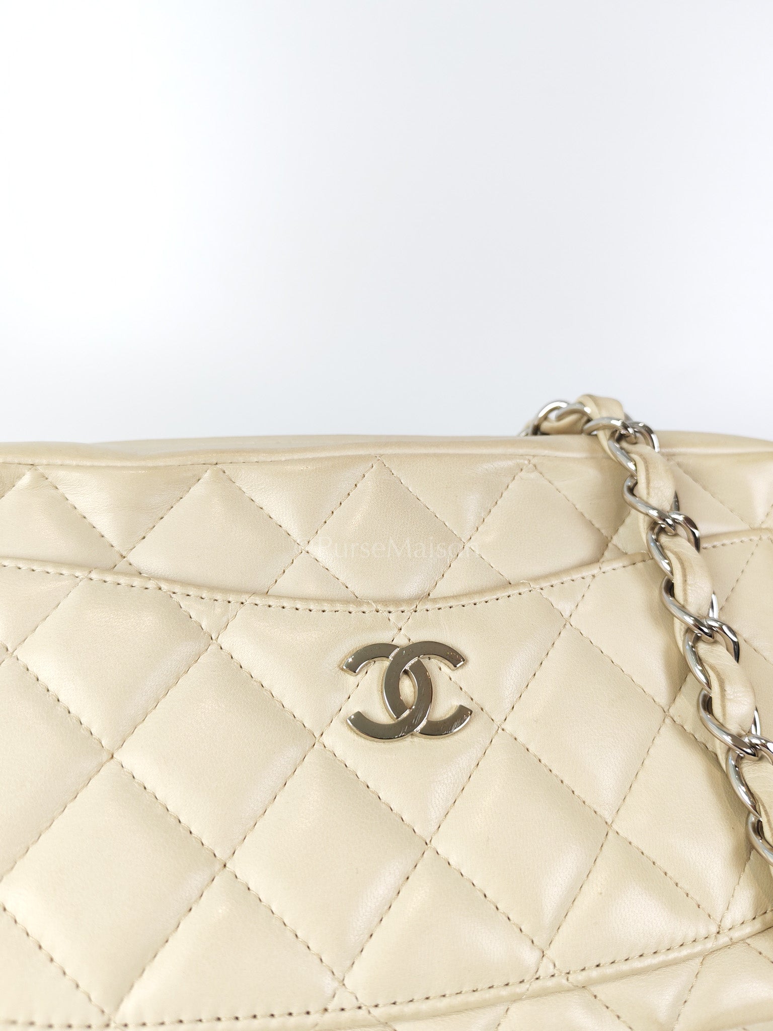 Vintage Camera Bag in Cream Lambskin Leather Silver hardware (Series 10) | Purse Maison Luxury Bags Shop