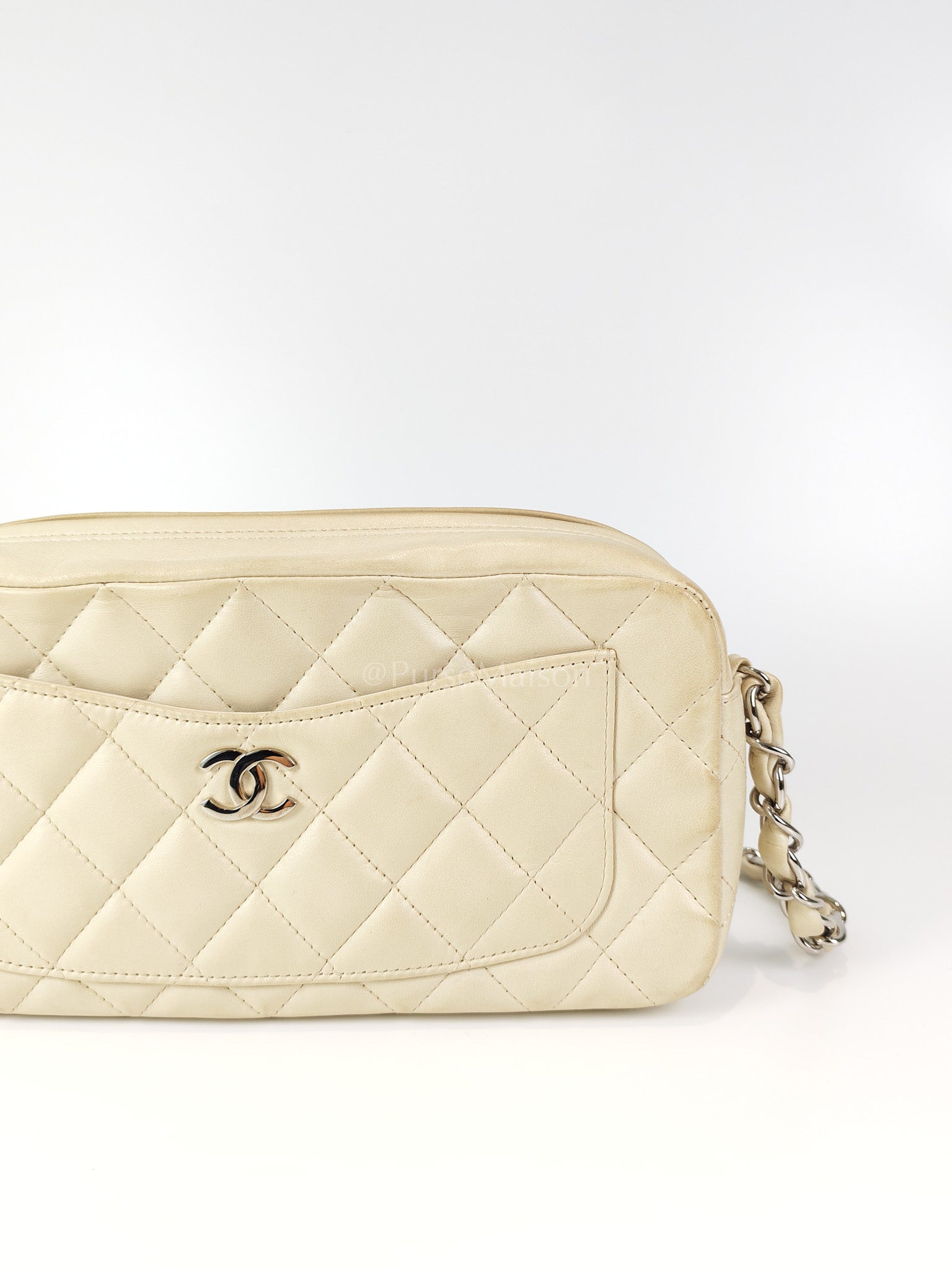 Vintage Camera Bag in Cream Lambskin Leather Silver hardware (Series 10) | Purse Maison Luxury Bags Shop