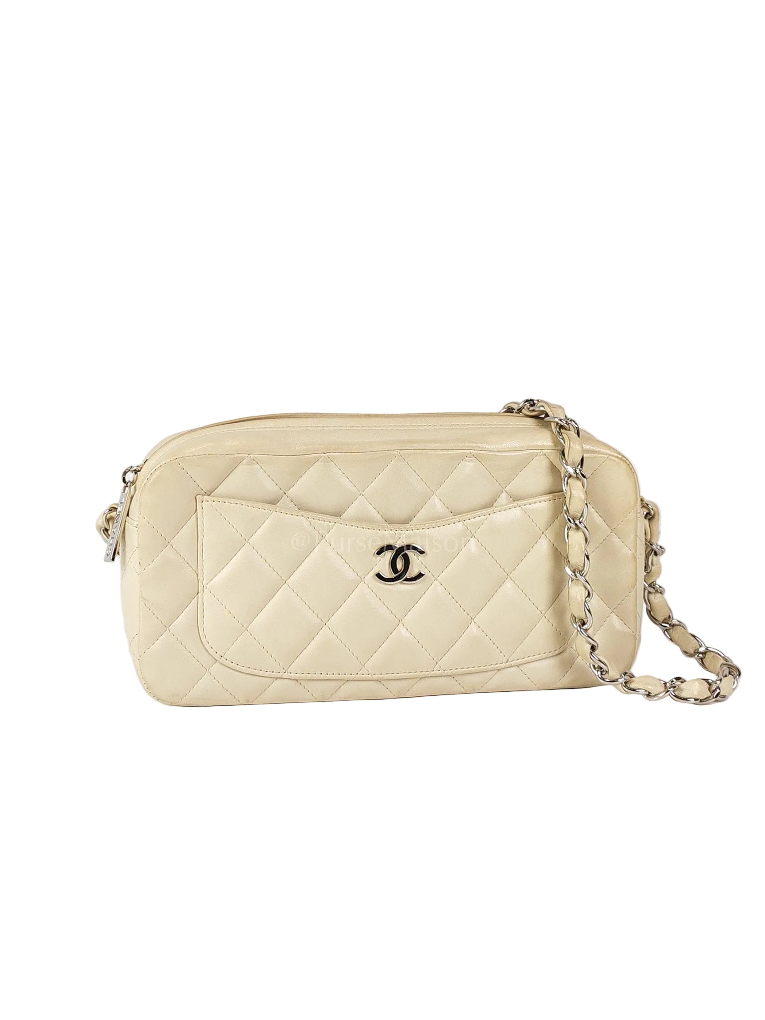 Vintage Camera Bag in Cream Lambskin Leather Silver hardware (Series 10) | Purse Maison Luxury Bags Shop