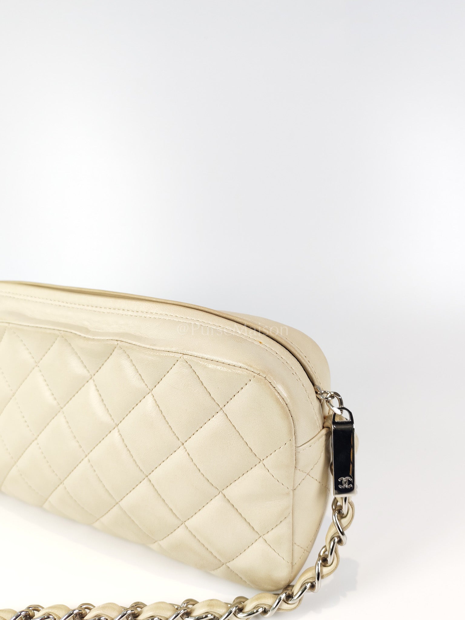 Vintage Camera Bag in Cream Lambskin Leather Silver hardware (Series 10) | Purse Maison Luxury Bags Shop