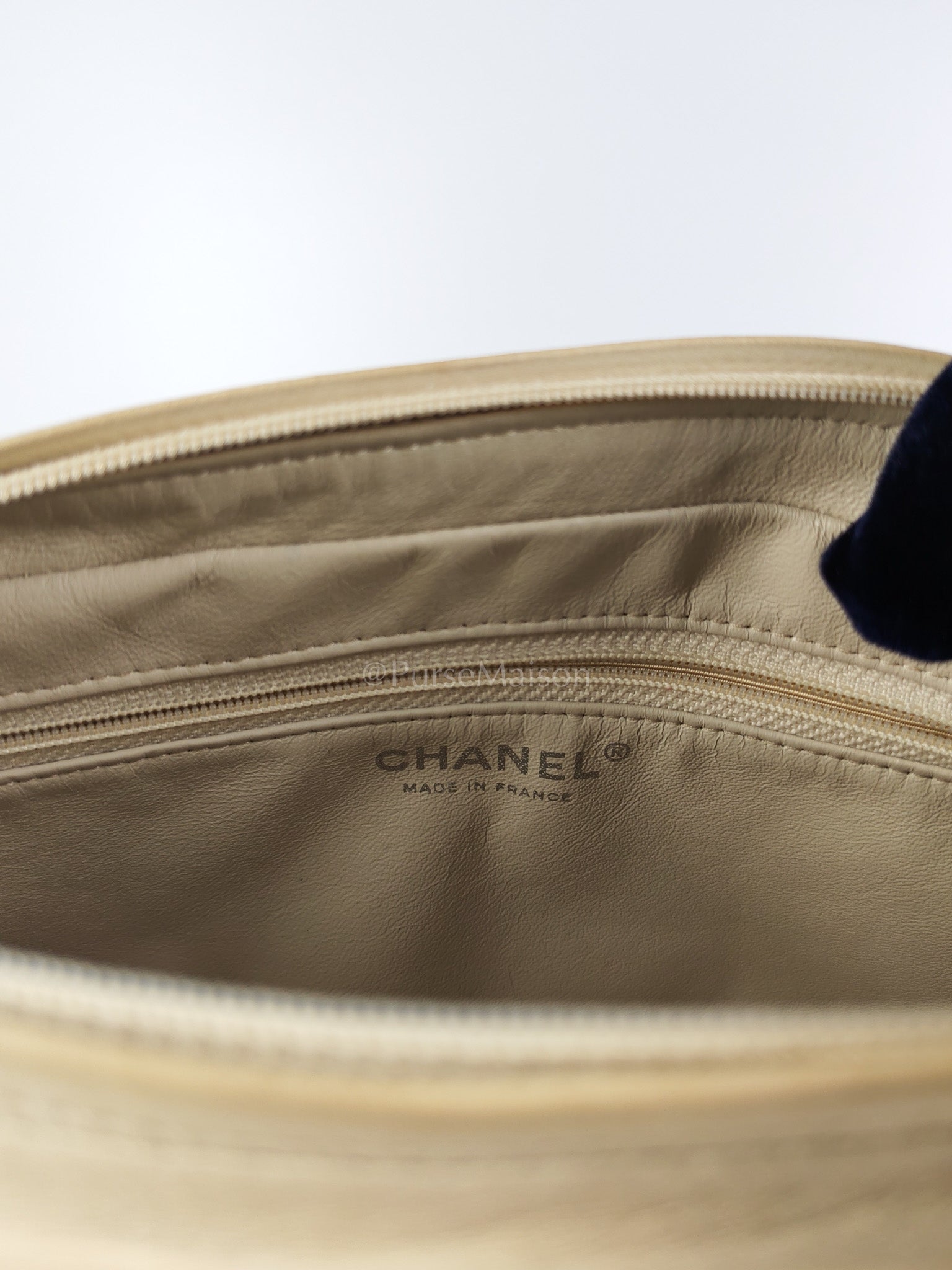 Vintage Camera Bag in Cream Lambskin Leather Silver hardware (Series 10) | Purse Maison Luxury Bags Shop