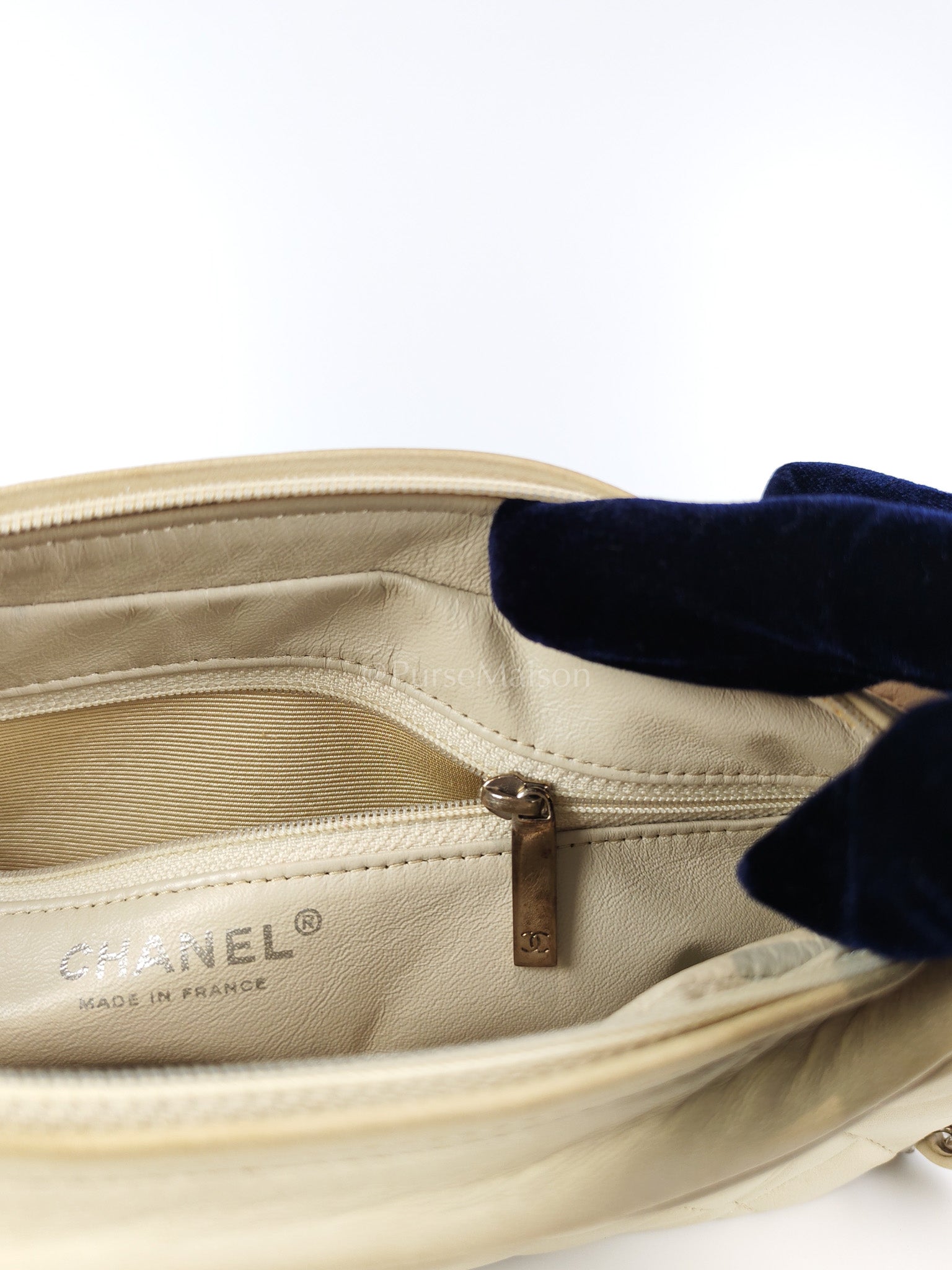 Vintage Camera Bag in Cream Lambskin Leather Silver hardware (Series 10) | Purse Maison Luxury Bags Shop