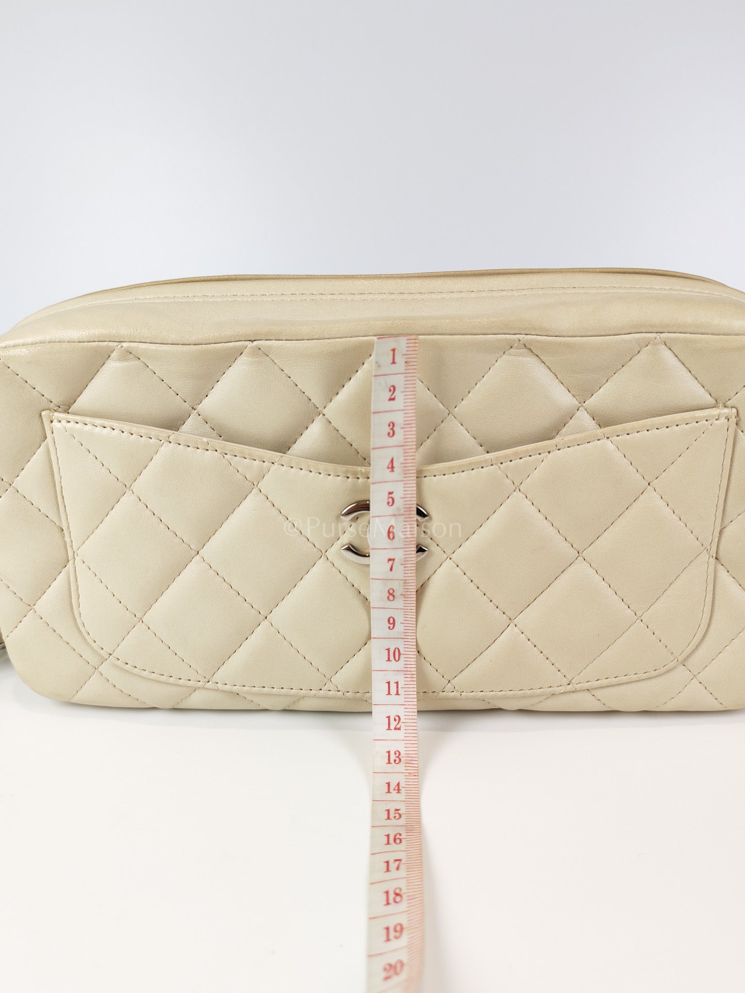 Vintage Camera Bag in Cream Lambskin Leather Silver hardware (Series 10) | Purse Maison Luxury Bags Shop