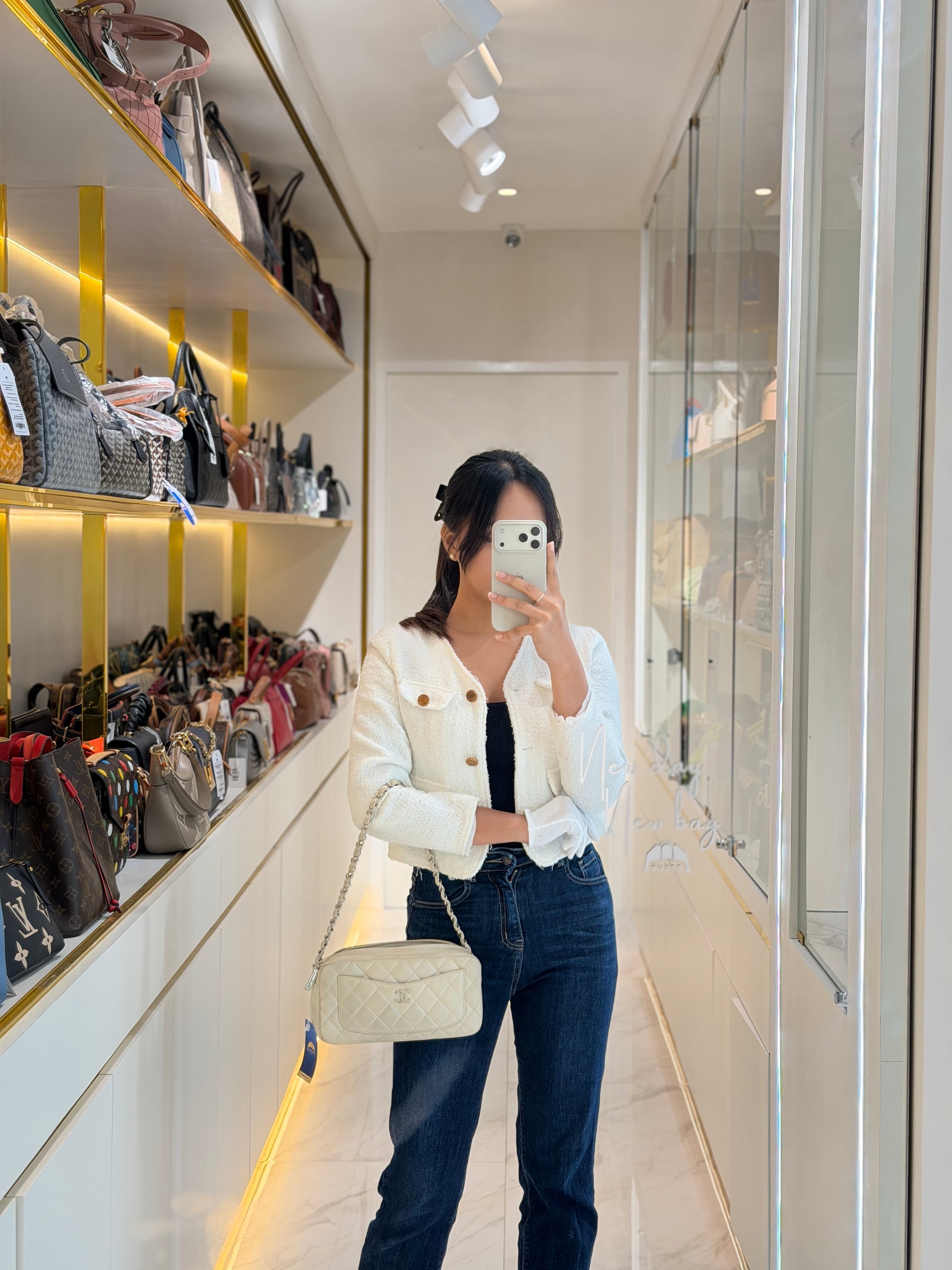 Vintage Camera Bag in Cream Lambskin Leather Silver hardware (Series 10) | Purse Maison Luxury Bags Shop