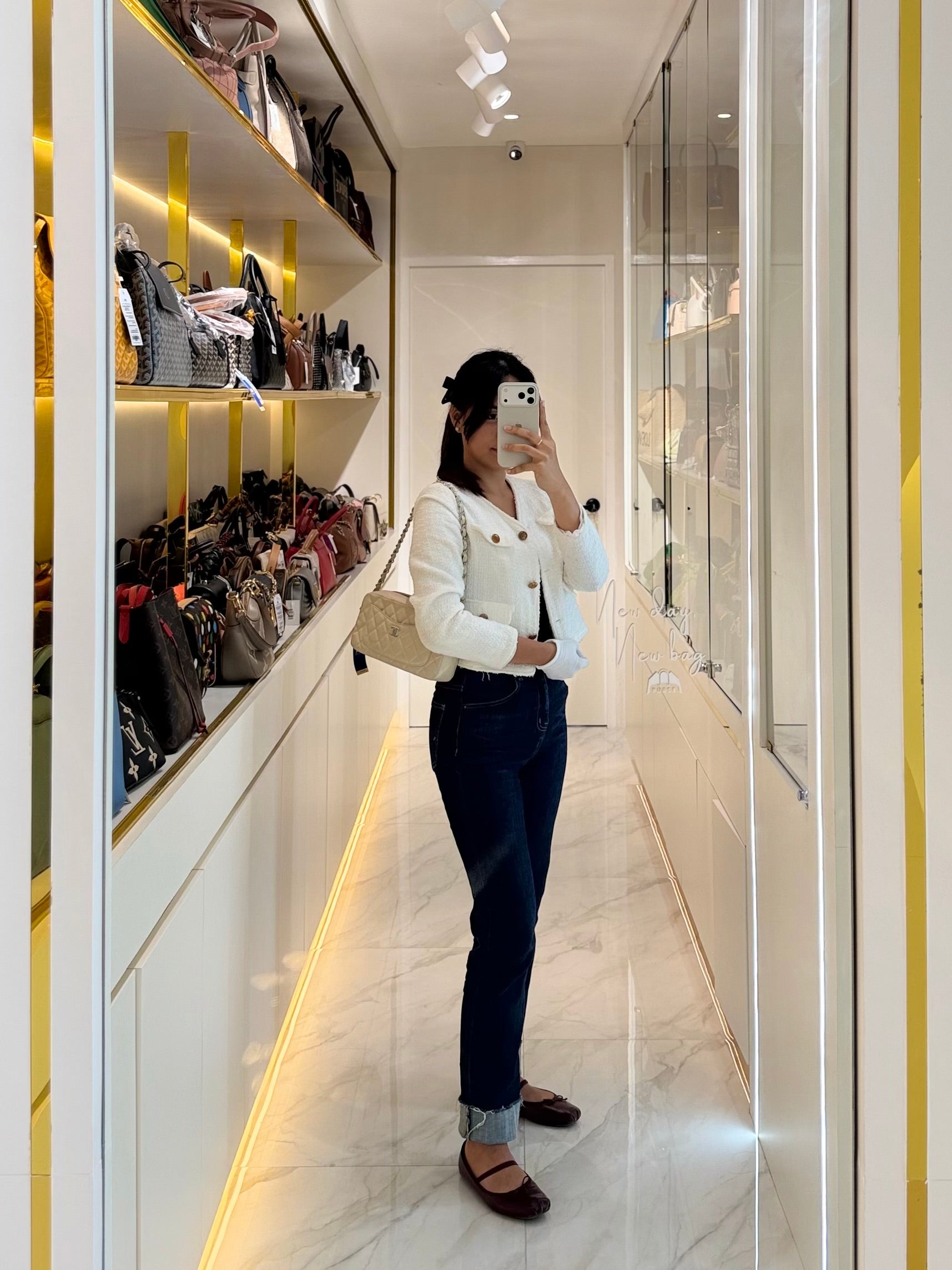 Vintage Camera Bag in Cream Lambskin Leather Silver hardware (Series 10) | Purse Maison Luxury Bags Shop