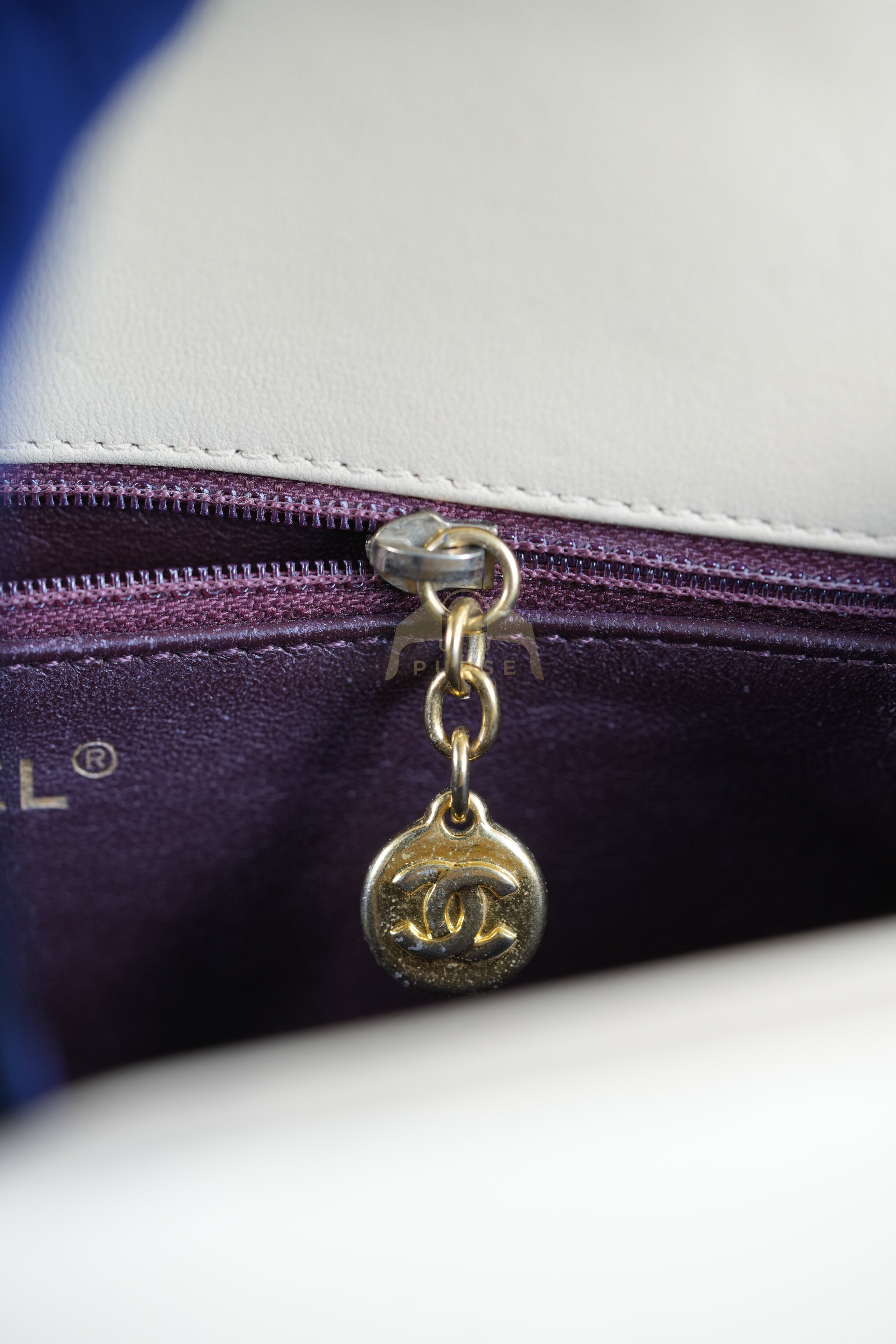 Vintage Diana Medium in Beige Calfskin Leather and Gold Hardware Series 20 | Purse Maison Luxury Bags Shop