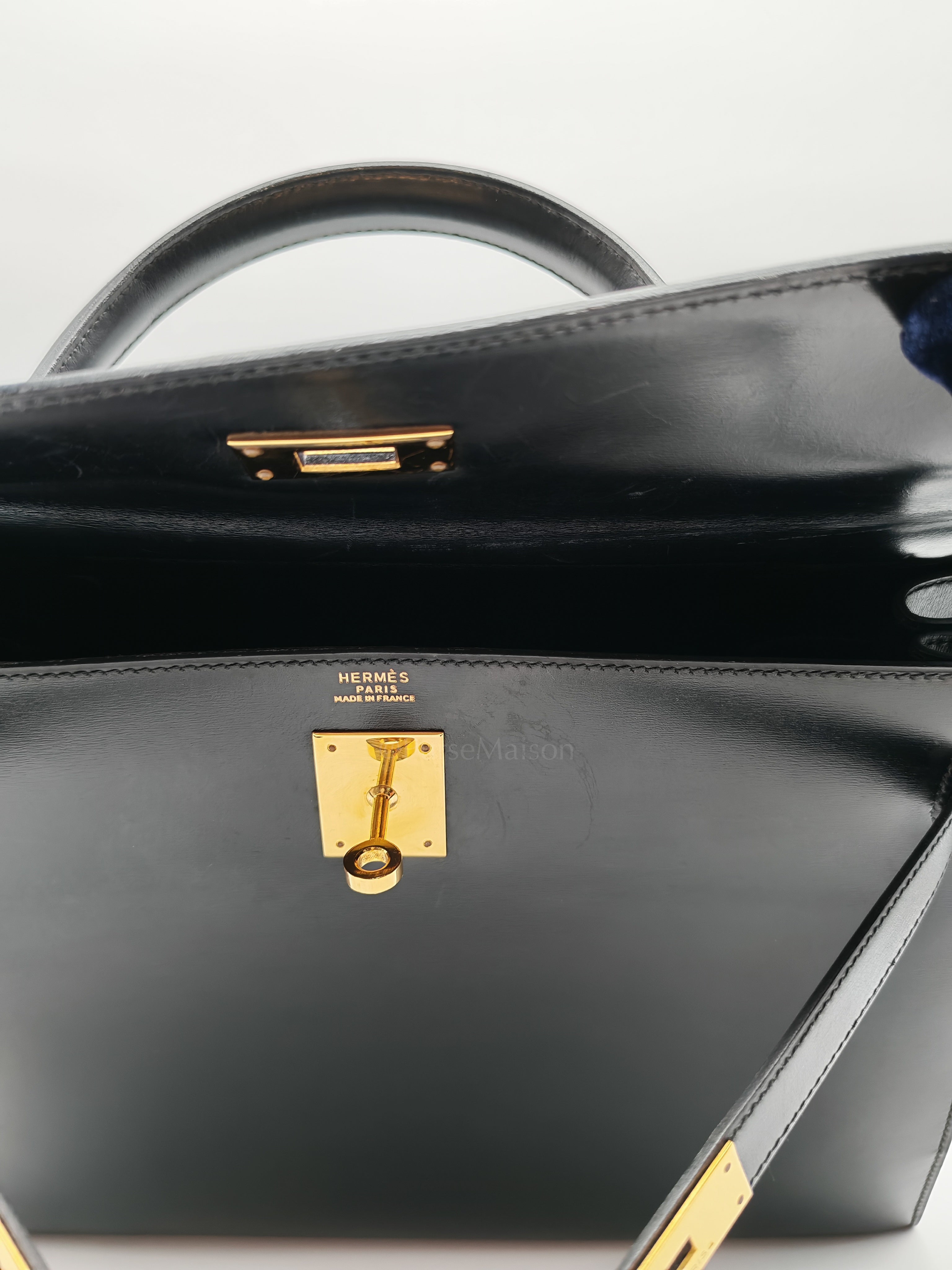 Vintage Kelly 32 Sellier Box Calfskin Leather in Gold Hardware Stamp S Circle(1989) | Purse Maison Luxury Bags Shop