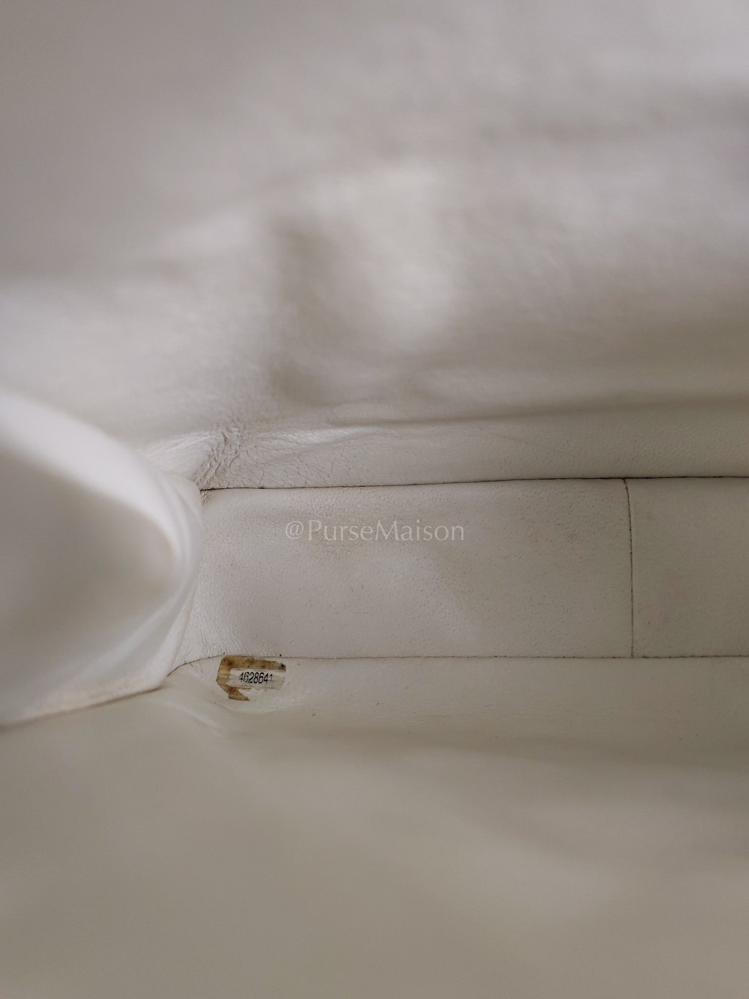 Vintage Kelly Flap in White Caviar Leather and Gold Hardware Shoulder Bag Series 4 | Purse Maison Luxury Bags Shop