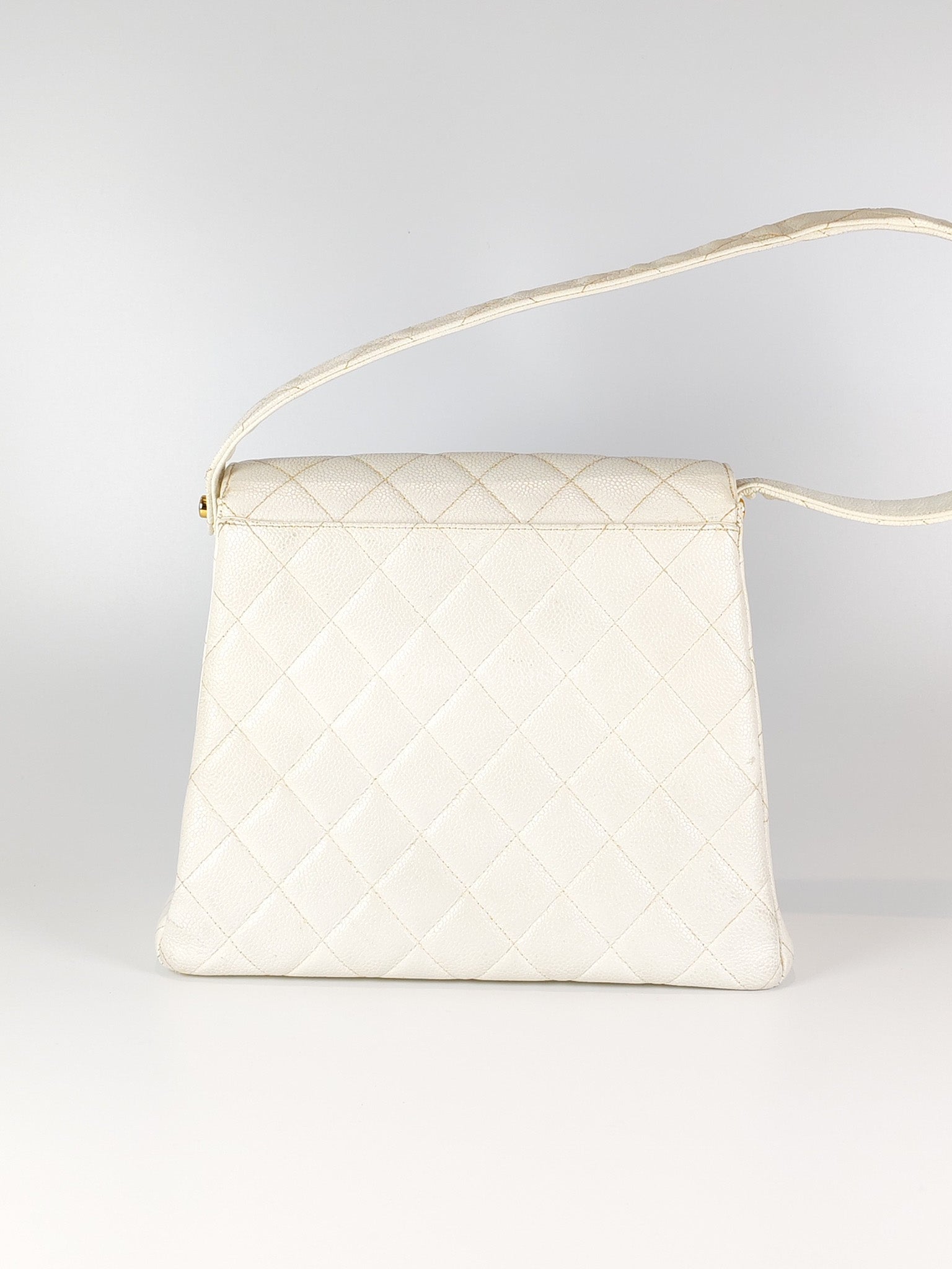 Vintage Kelly Flap in White Caviar Leather and Gold Hardware Shoulder Bag Series 4 | Purse Maison Luxury Bags Shop