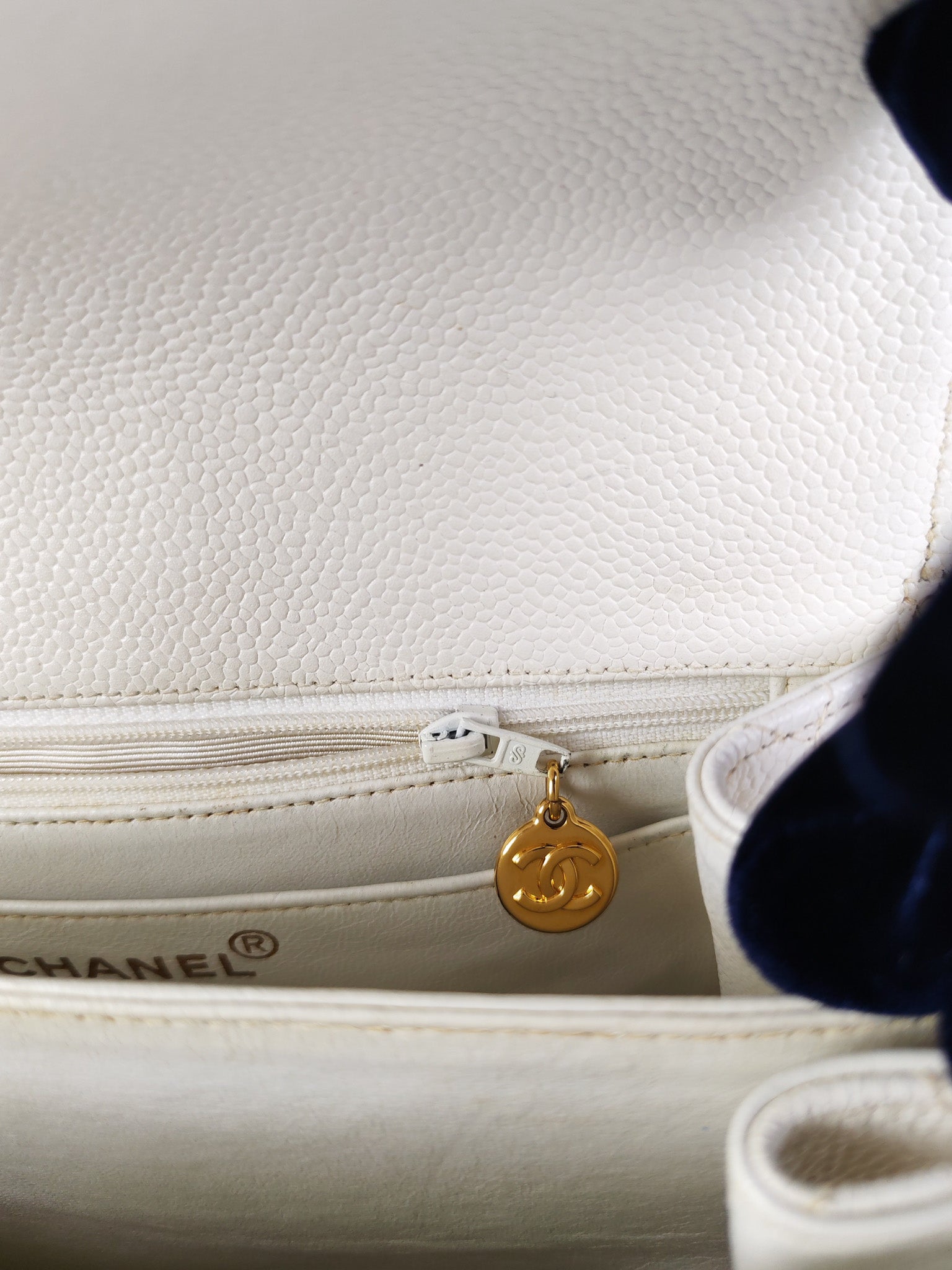 Vintage Kelly Flap in White Caviar Leather and Gold Hardware Shoulder Bag Series 4 | Purse Maison Luxury Bags Shop