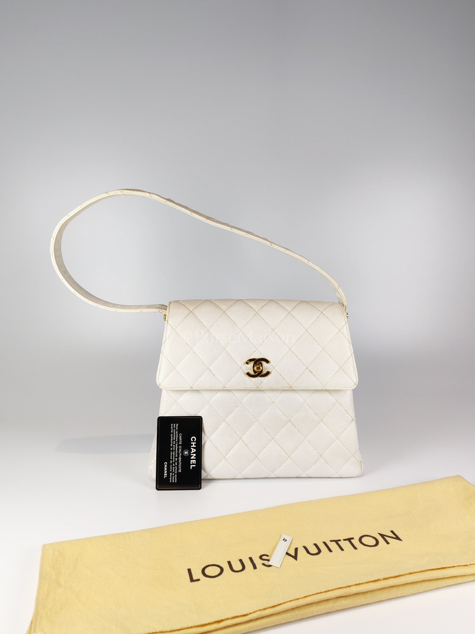 Vintage Kelly Flap in White Caviar Leather and Gold Hardware Shoulder Bag Series 4 | Purse Maison Luxury Bags Shop